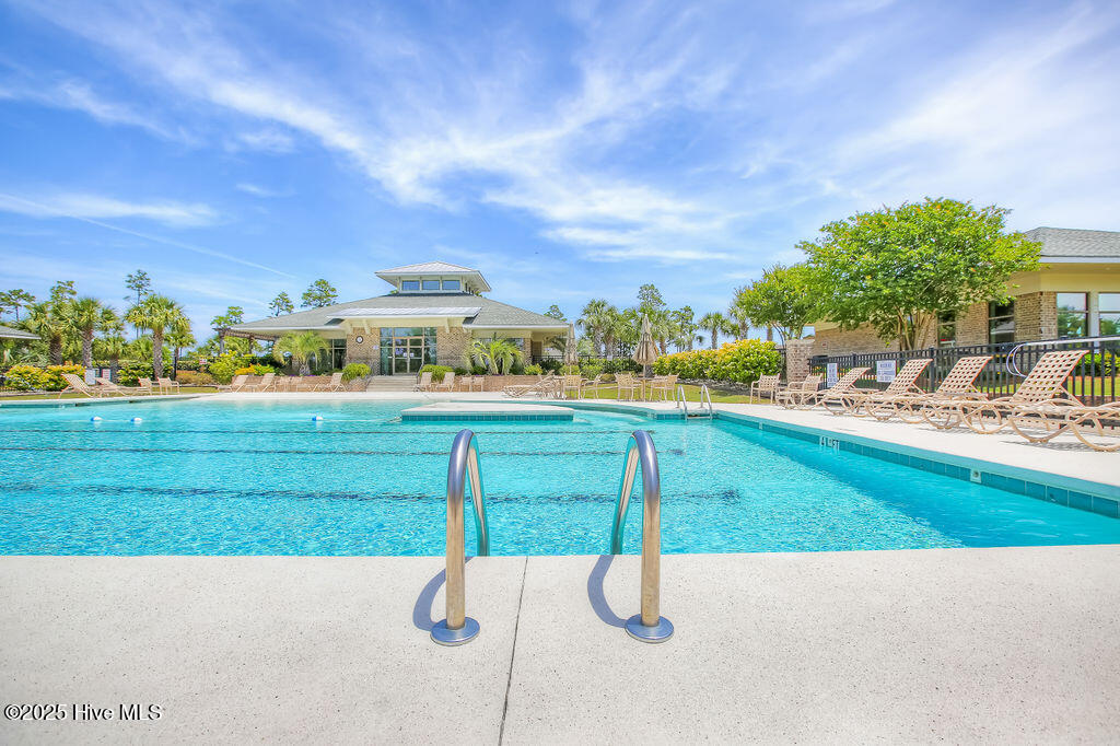 100540084 | Photo 64