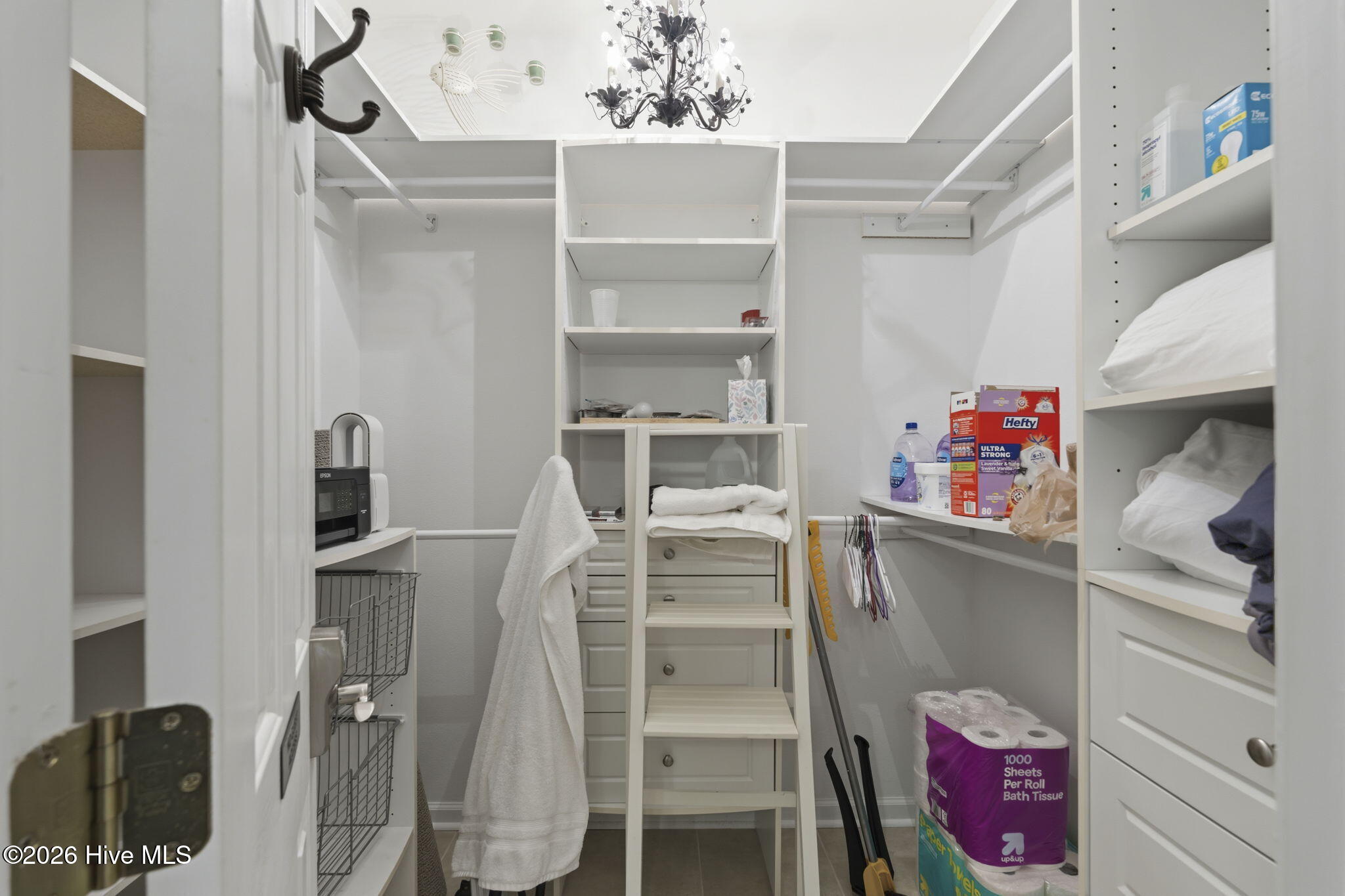 100569052 | Photo 22