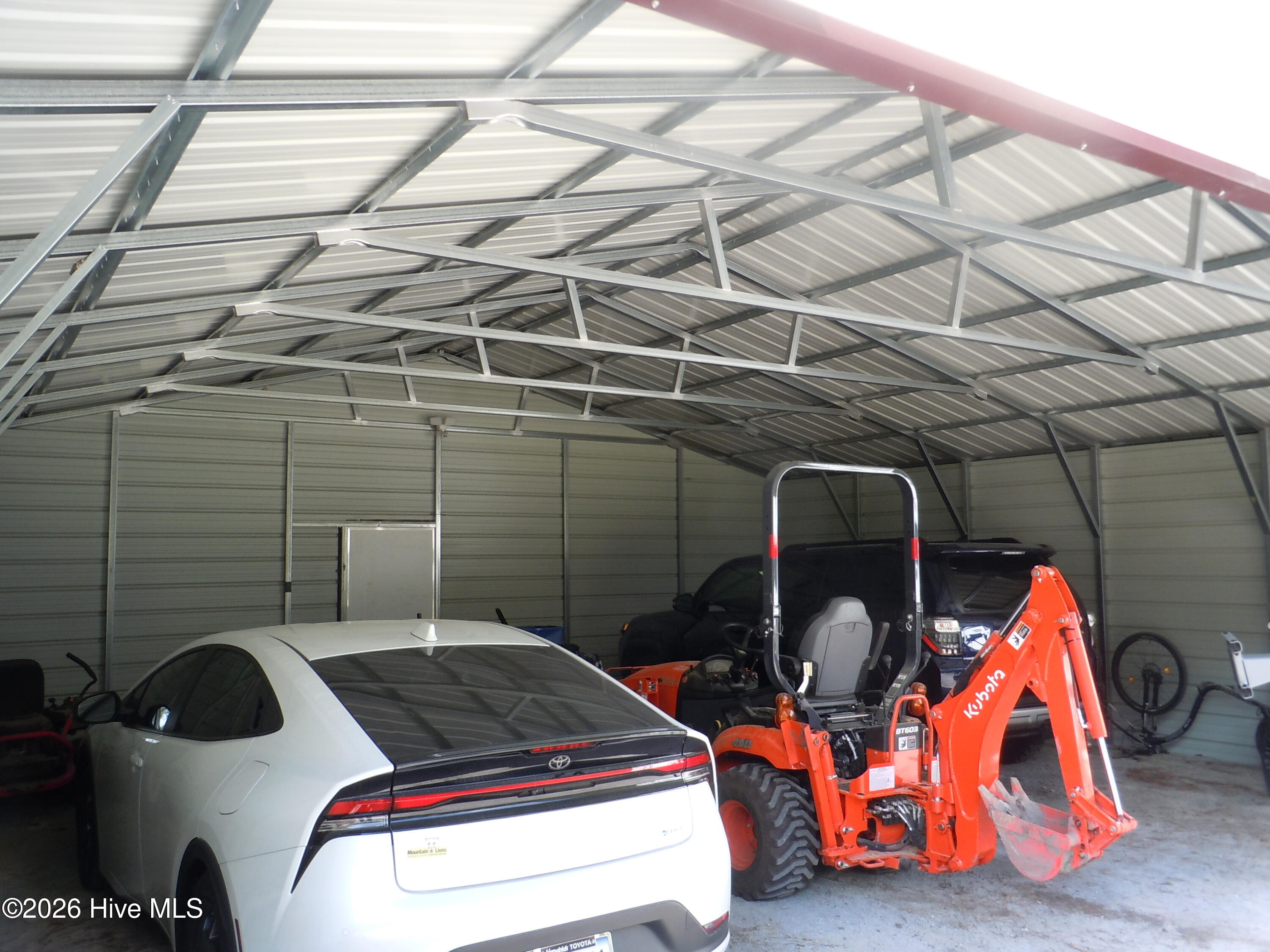 100565129 | Photo 65