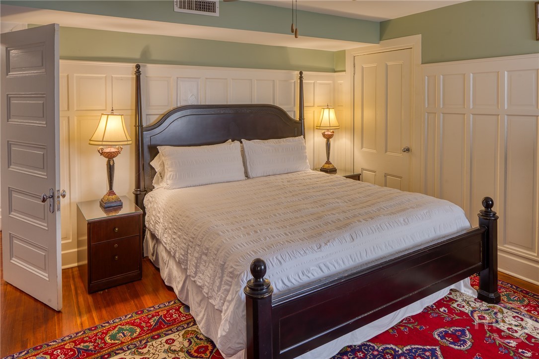 14 E Taylor Street, Savannah, GA, 31401