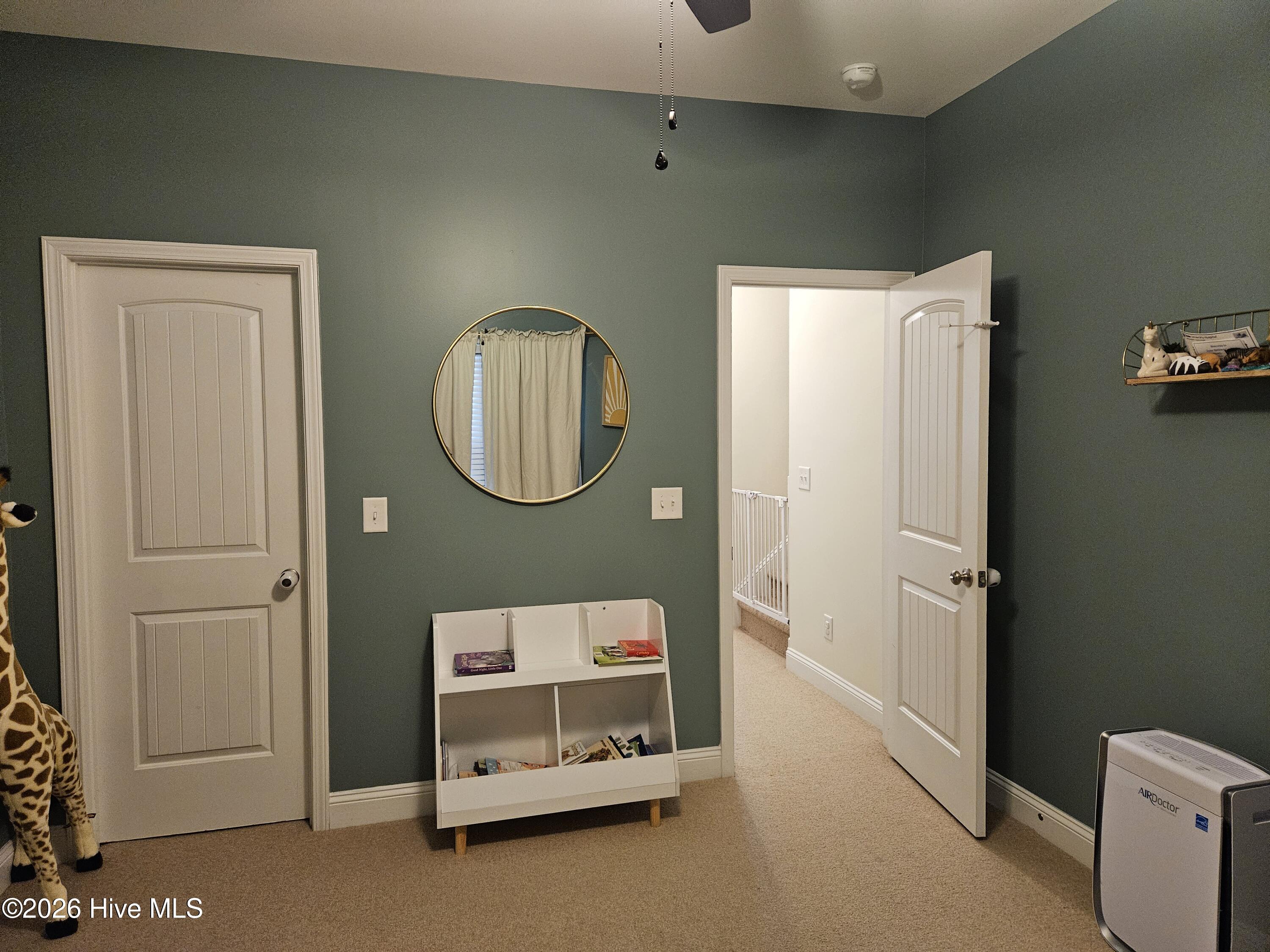 100568261 | Photo 22