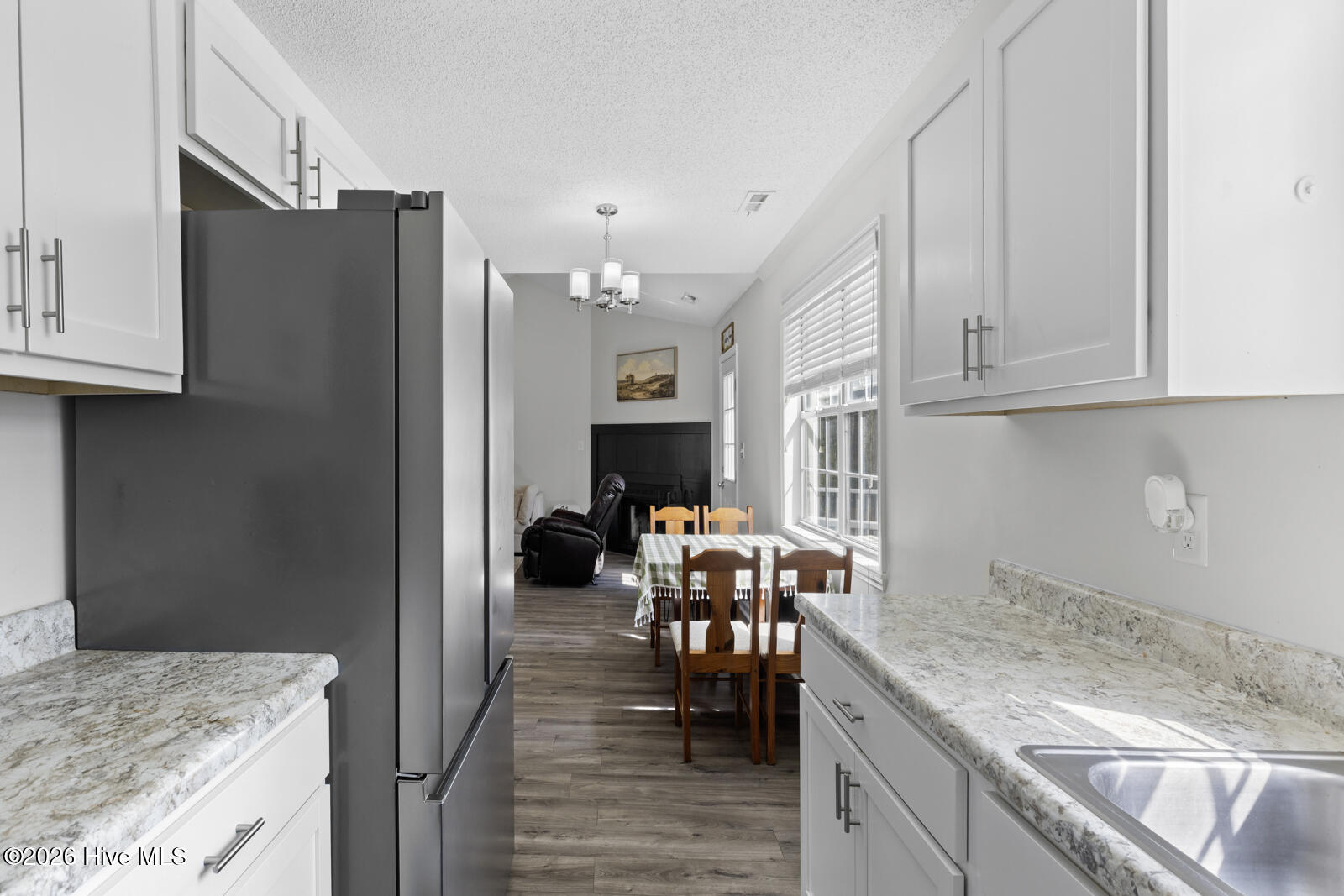 100565637 | Photo 10