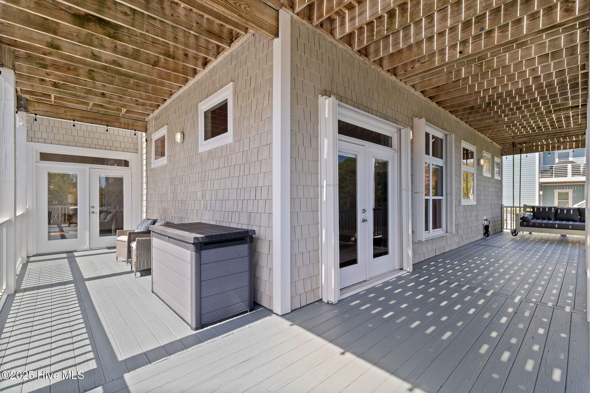 100548263 | Photo 57