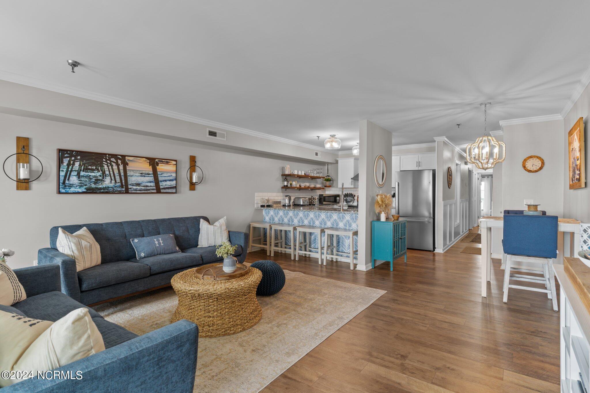 100501206 | Photo 10