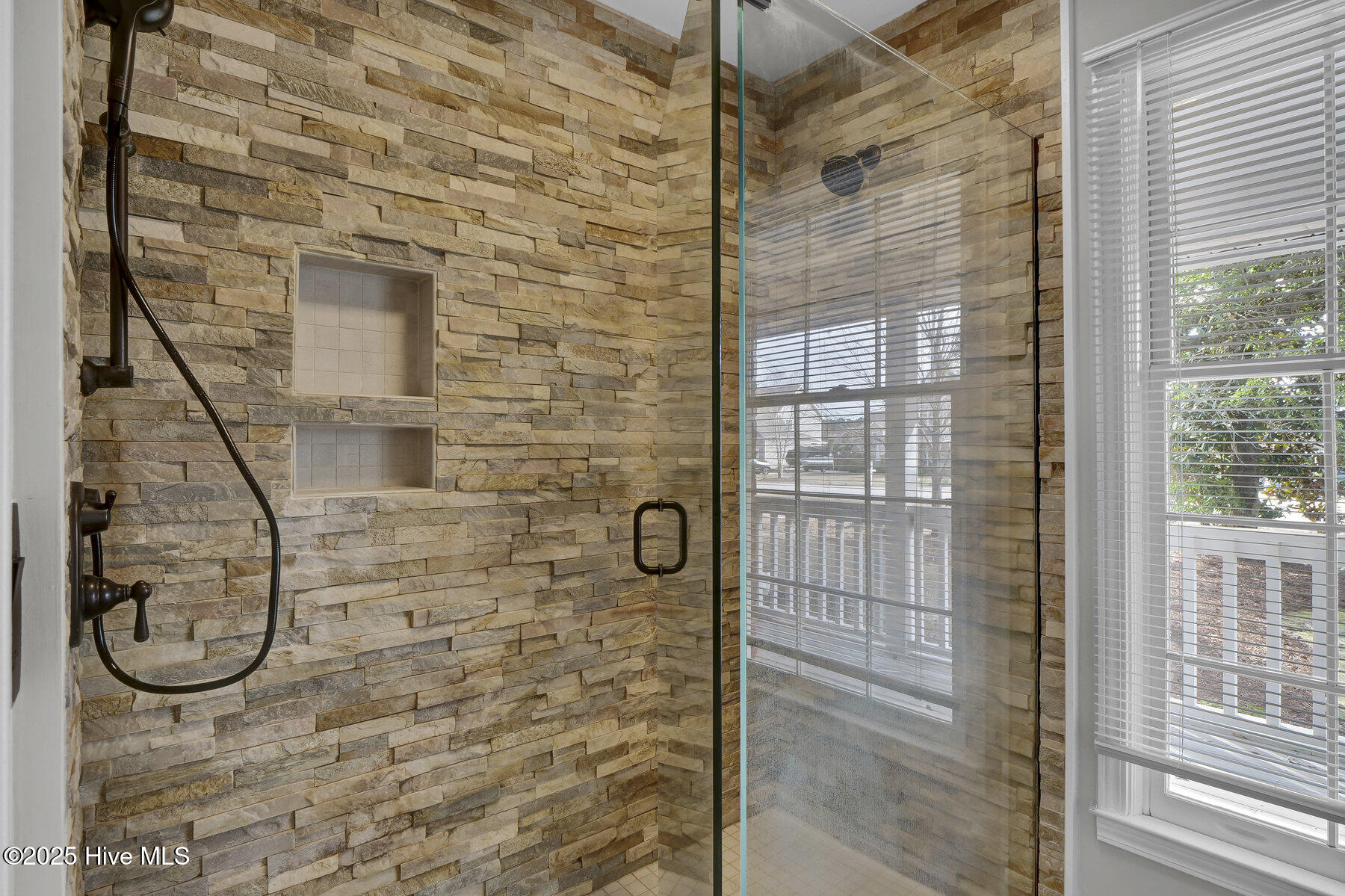 100545503 | Photo 39