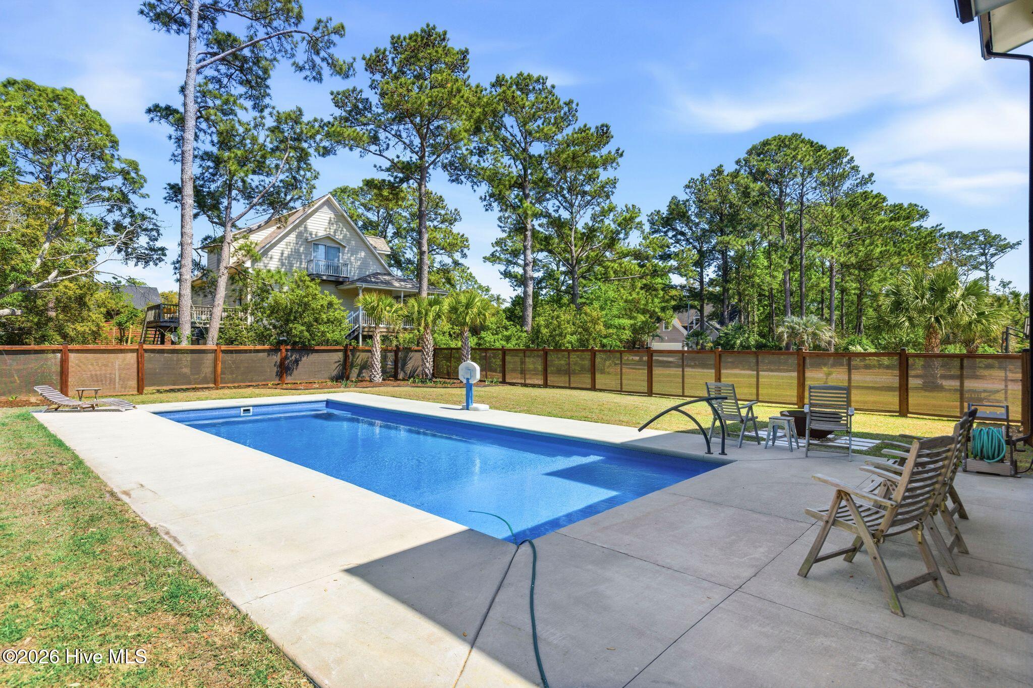 100568012 | Photo 88