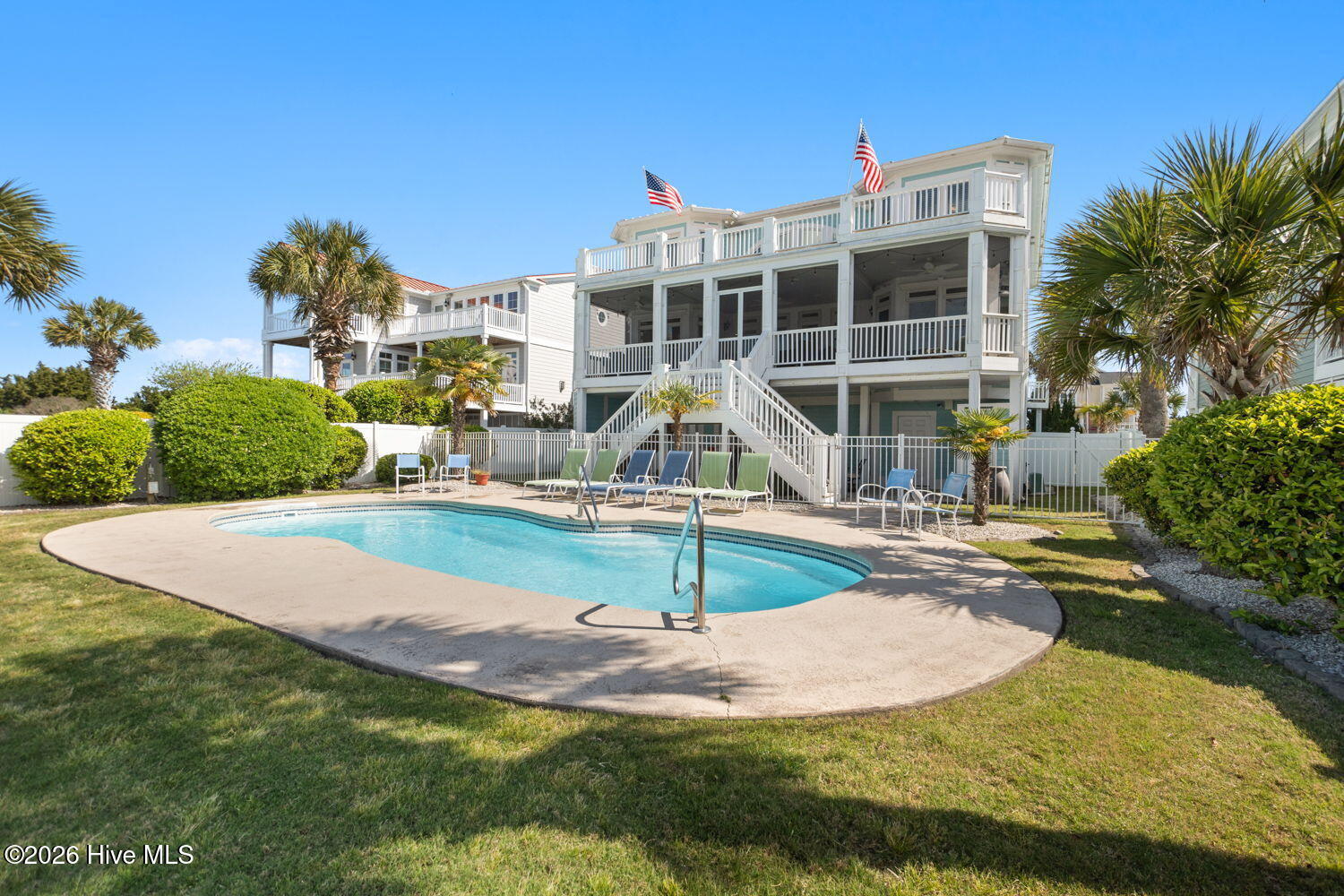 100566570 | Photo 65