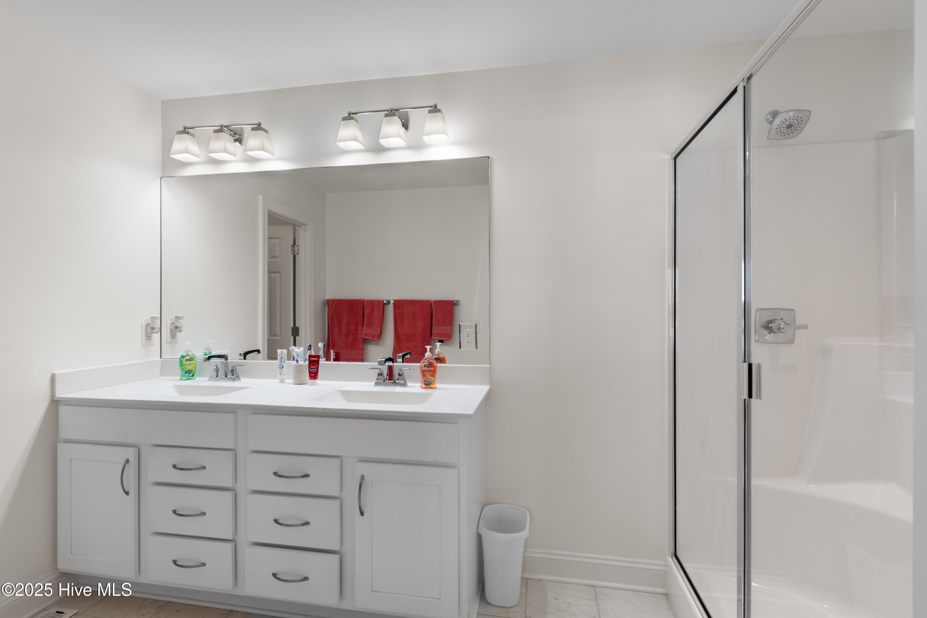 100534441 | Photo 25