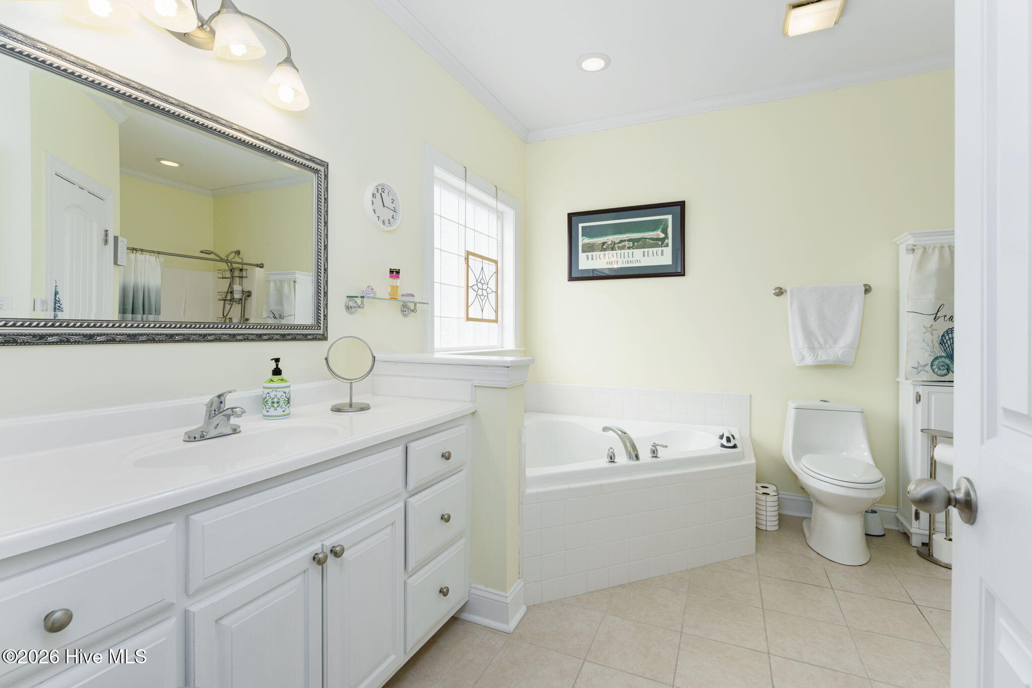 100564241 | Photo 23