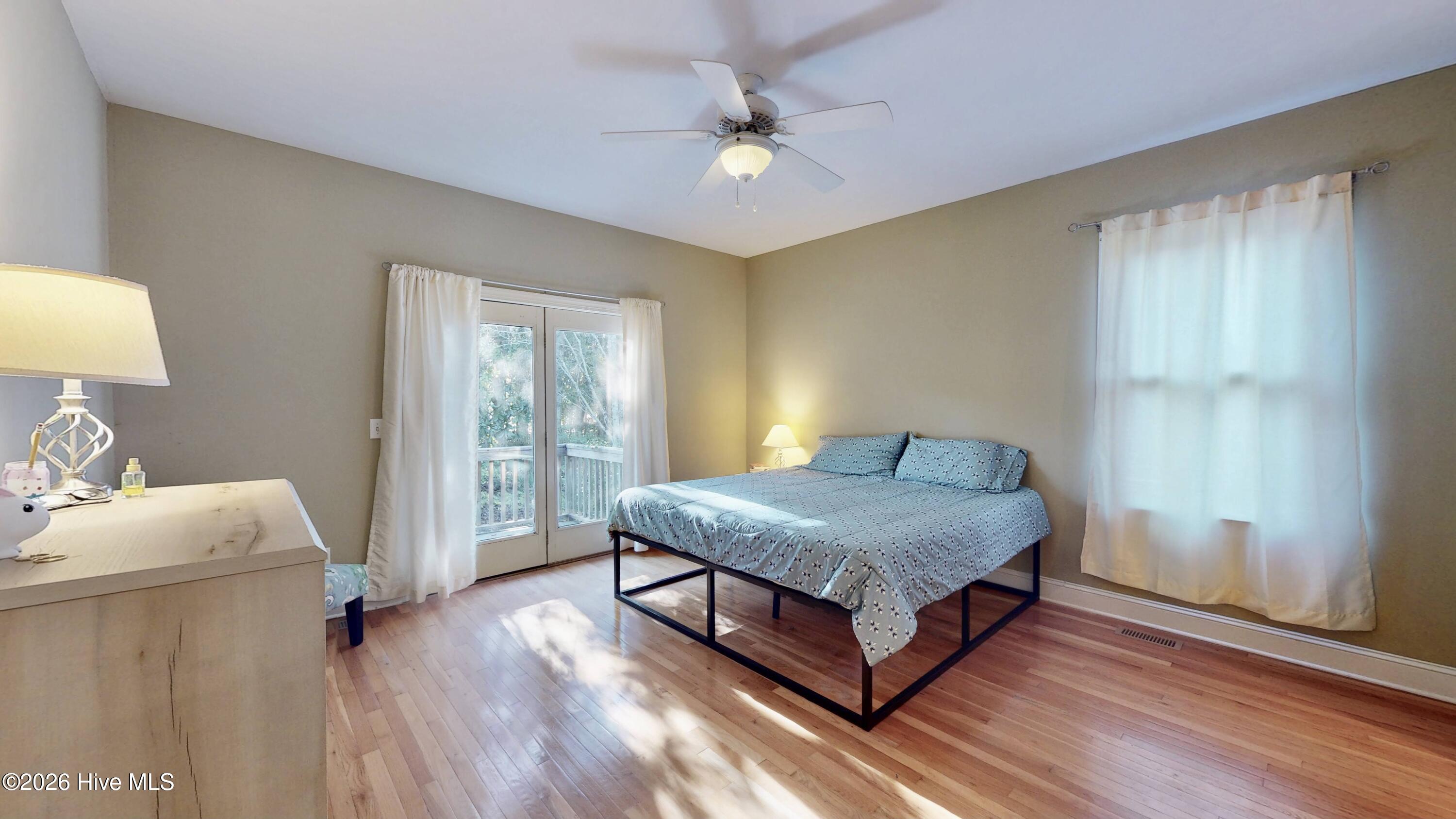 100549093 | Photo 24