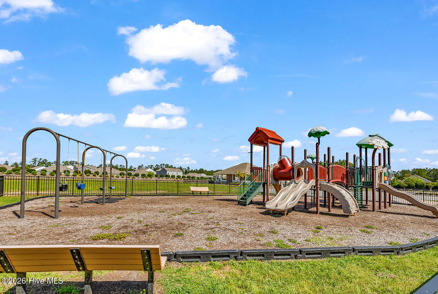 100566438 | Photo 41