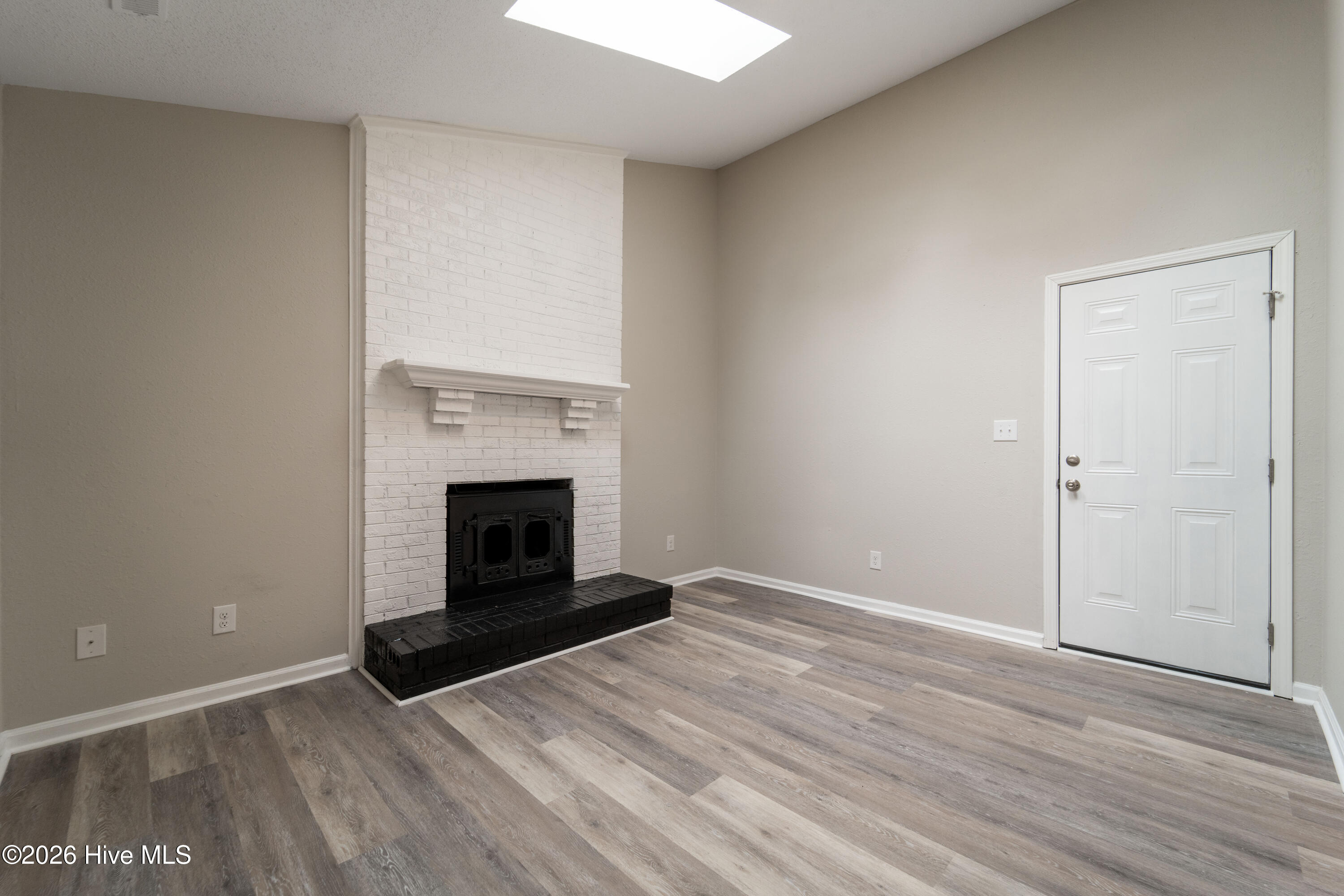 100558242 | Photo 16