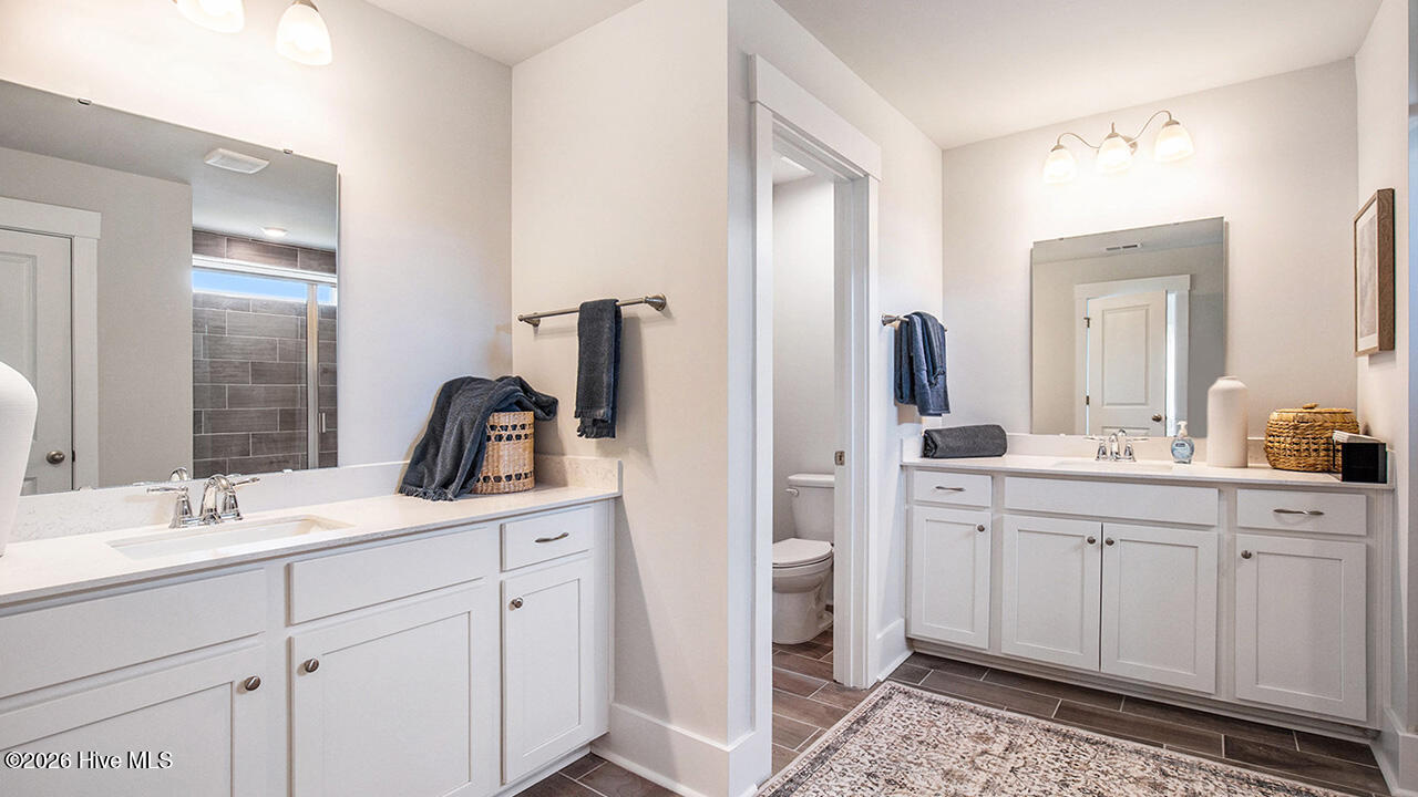 100567119 | Photo 25