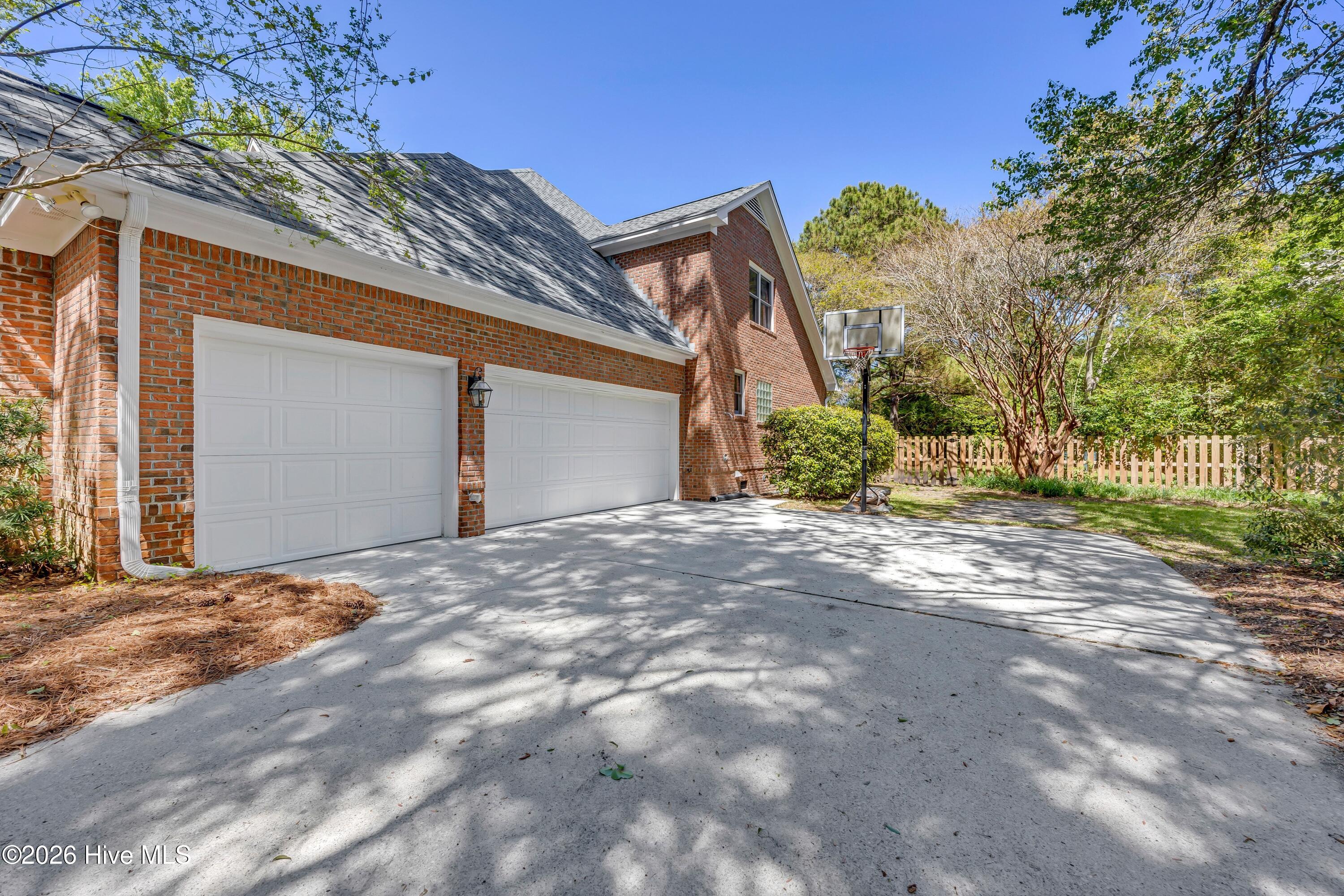 100566684 | Photo 49