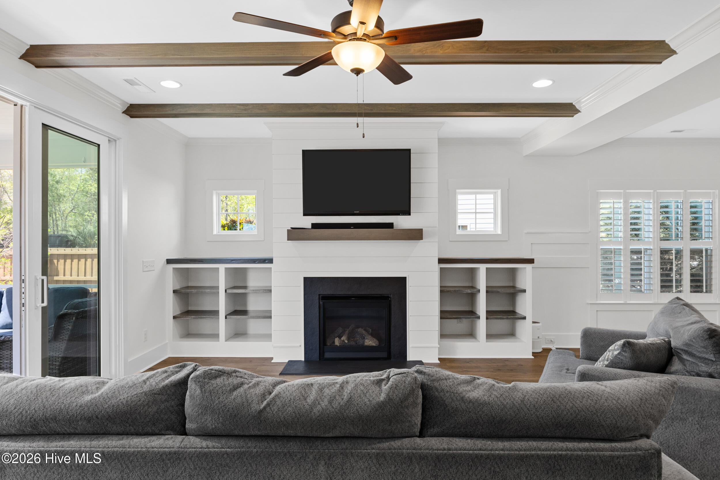 100564447 | Photo 11