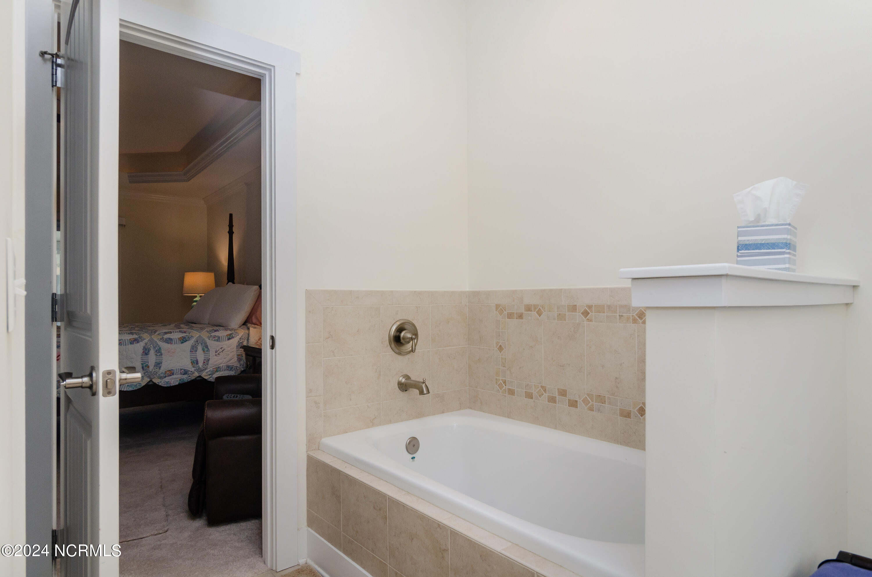 100560598 | Photo 24