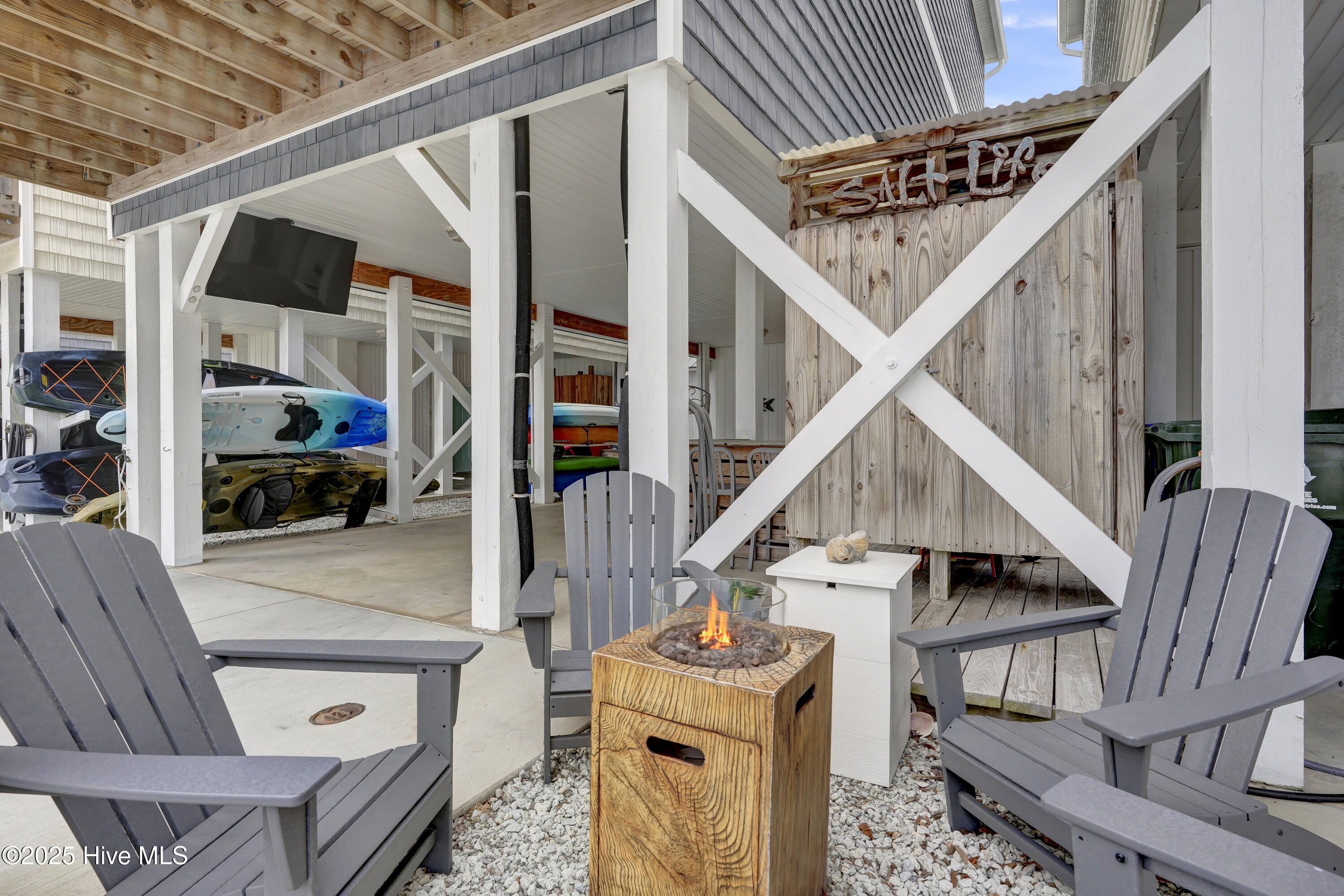 100532685 | Photo 51