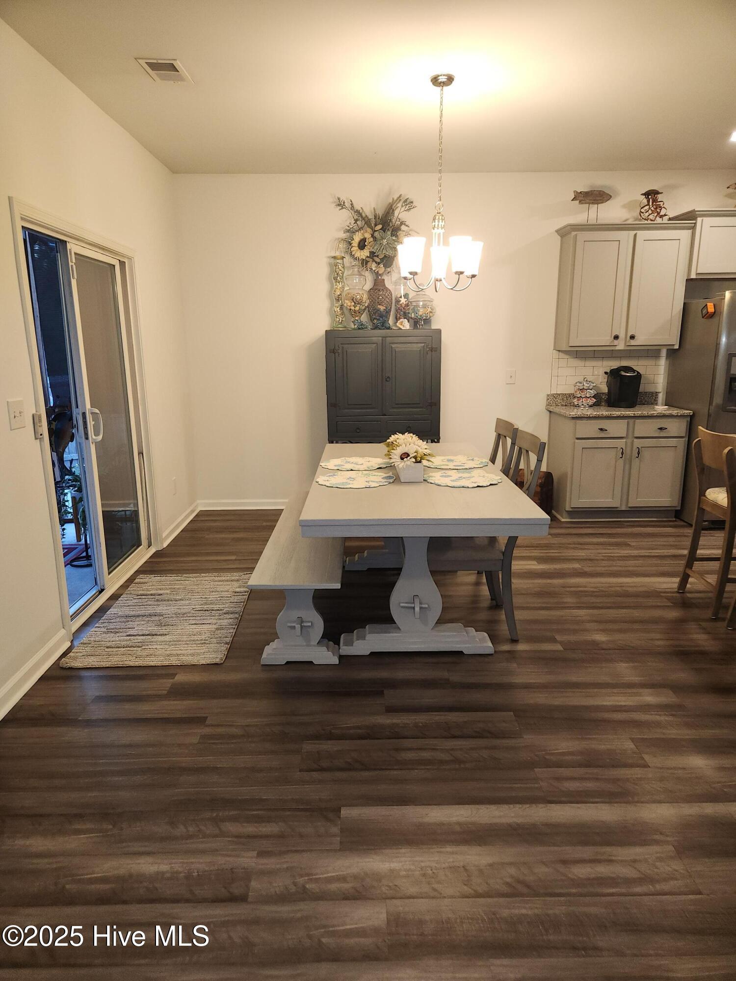 100539235 | Photo 11