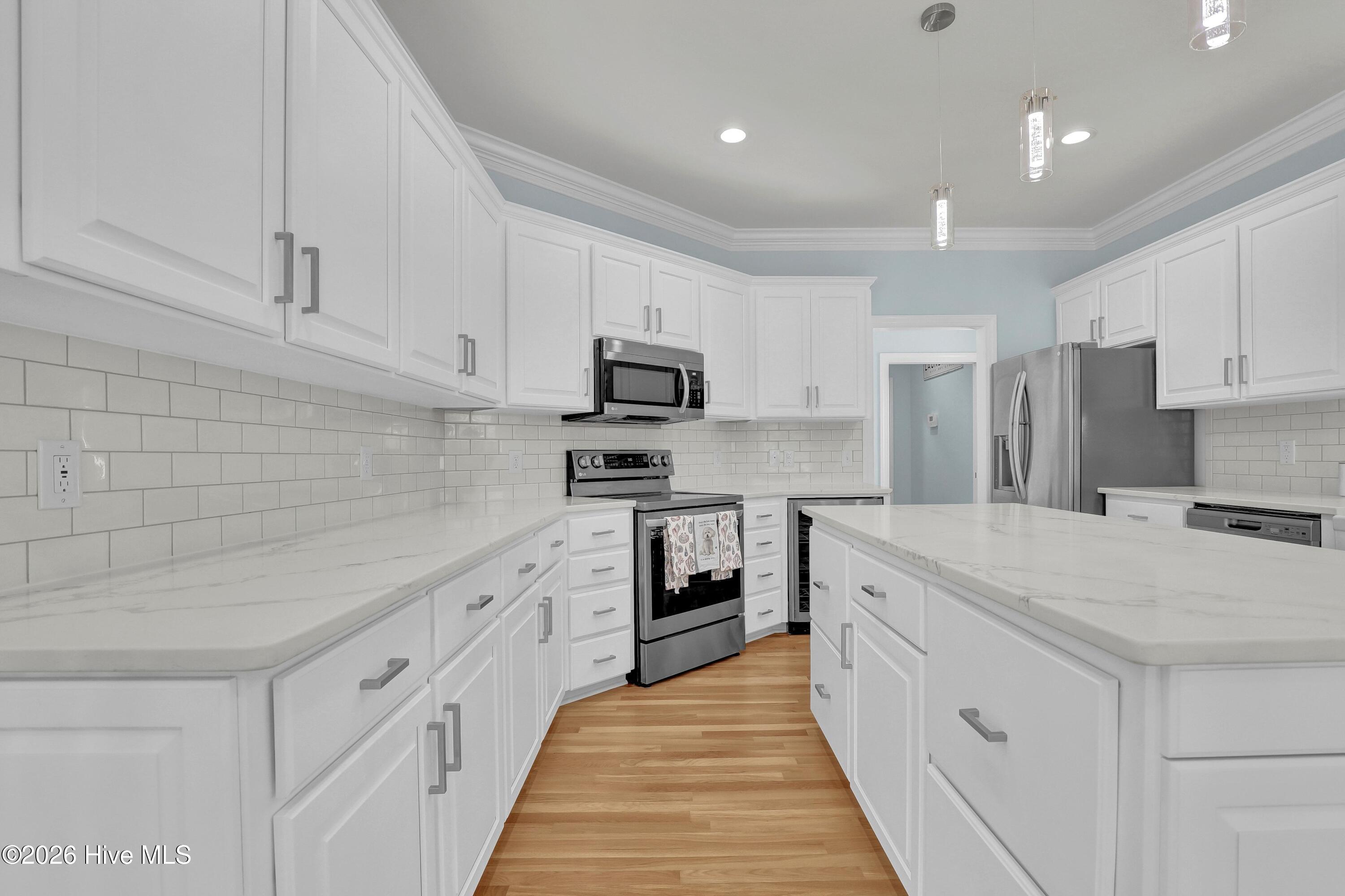 100567806 | Photo 18