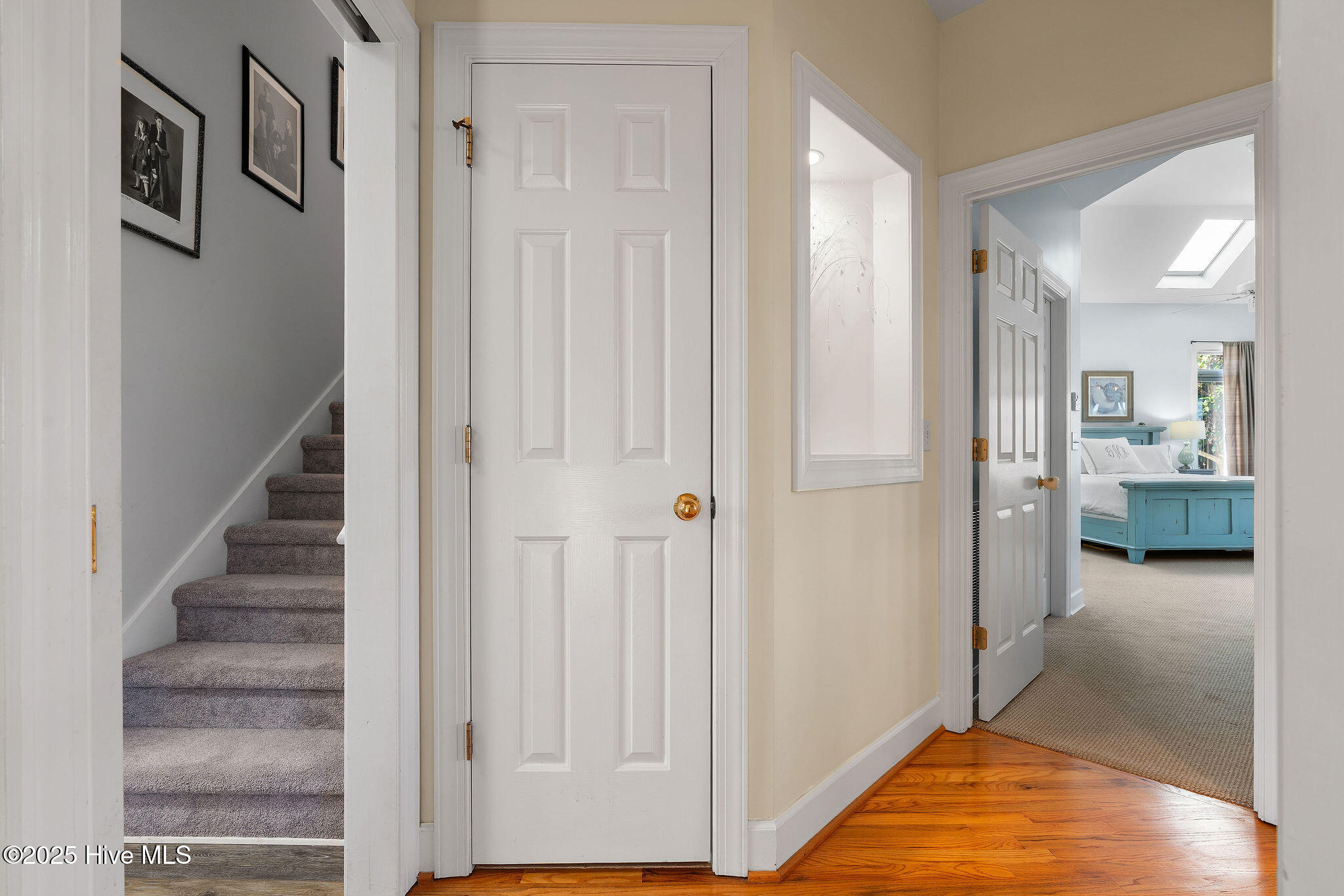 100543400 | Photo 53