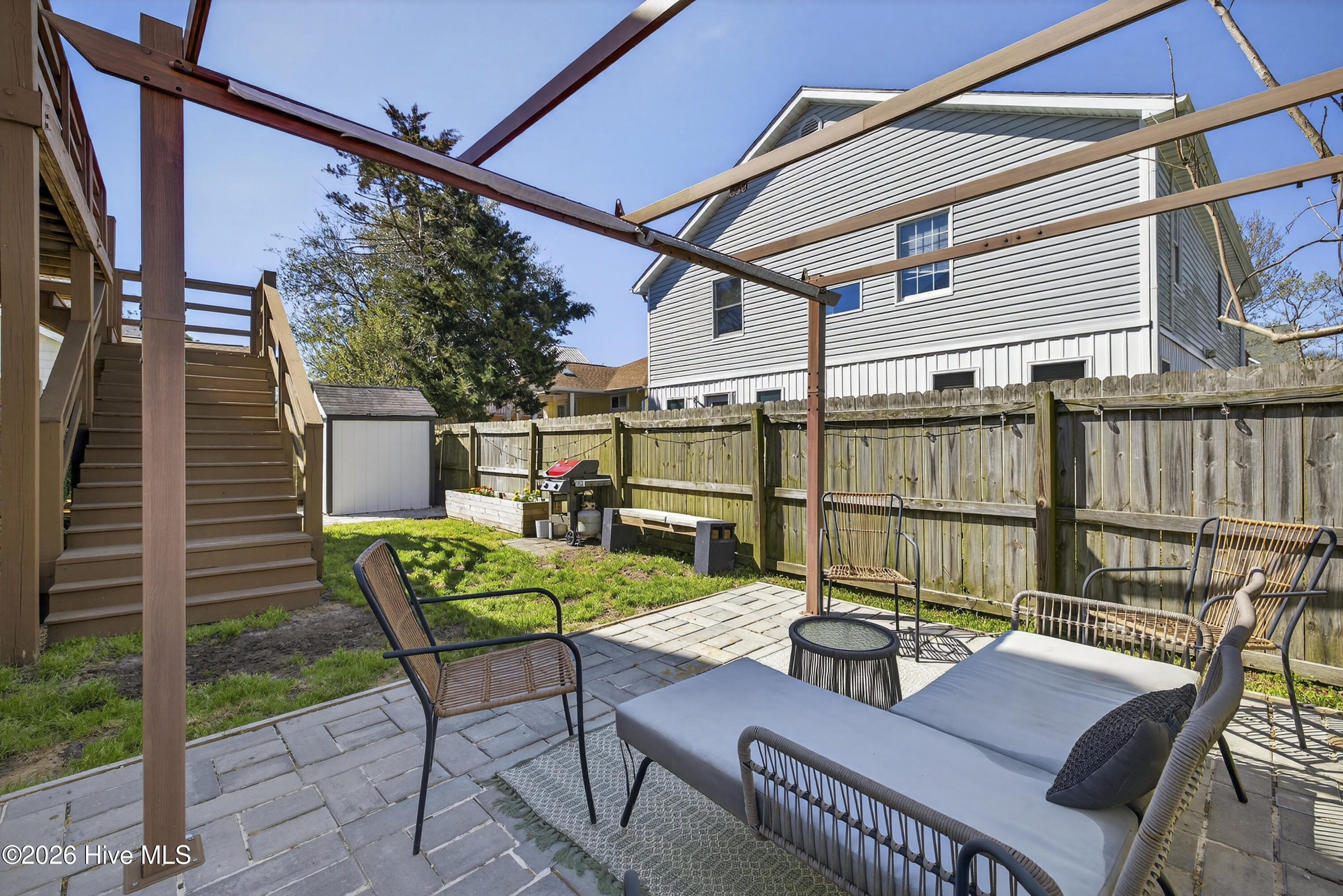 100562699 | Photo 36