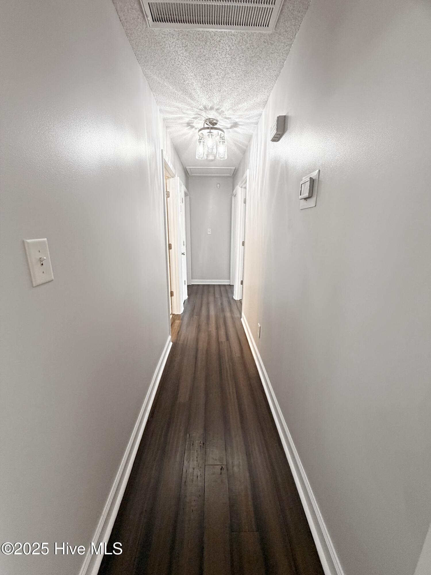 100546247 | Photo 15