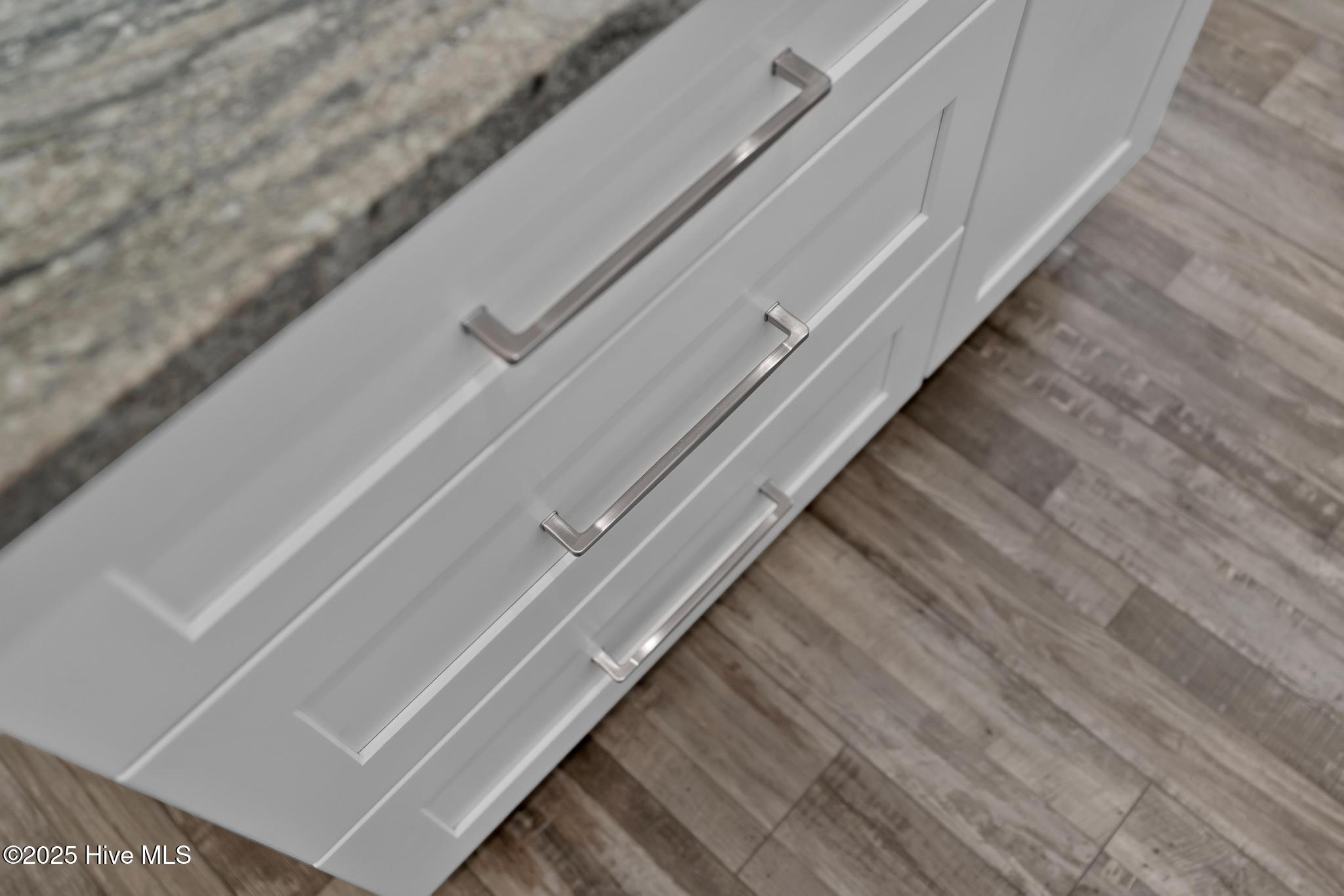 100527490 | Photo 11