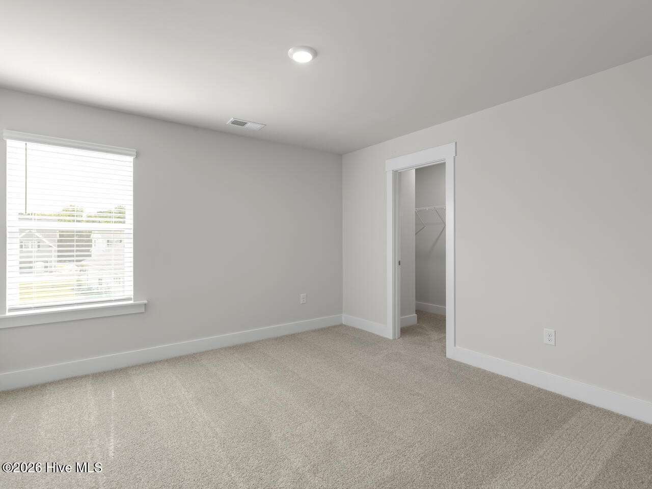 100553189 | Photo 36