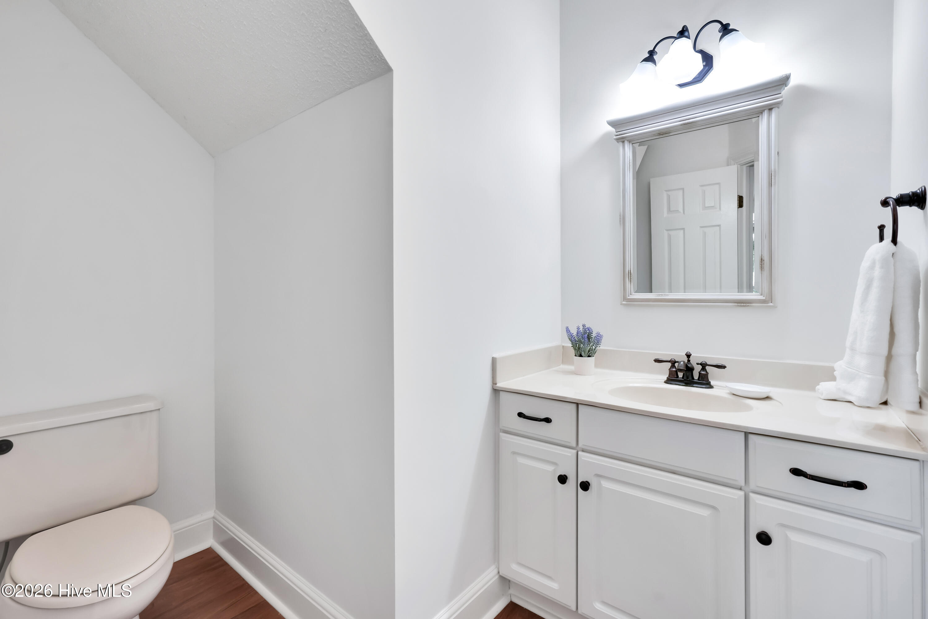 100570472 | Photo 21