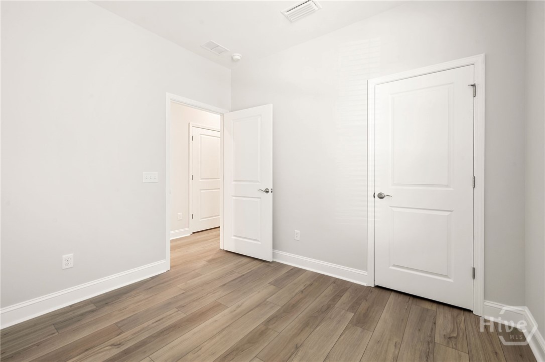 Pictures, photographs, colors, features, and sizes are for illustration purposes only and will vary from the homes as built.