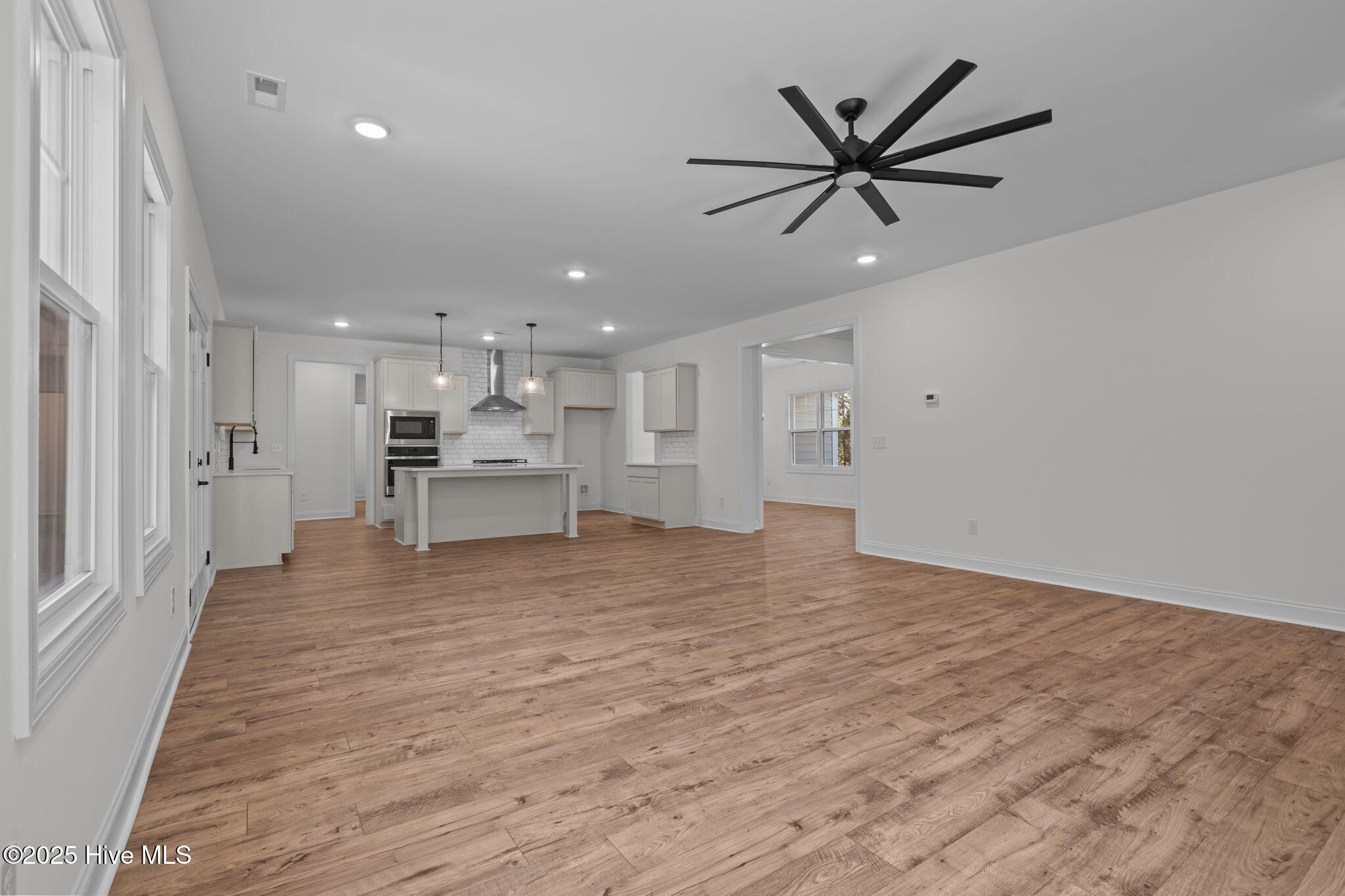 150 Hickory Pointer Way