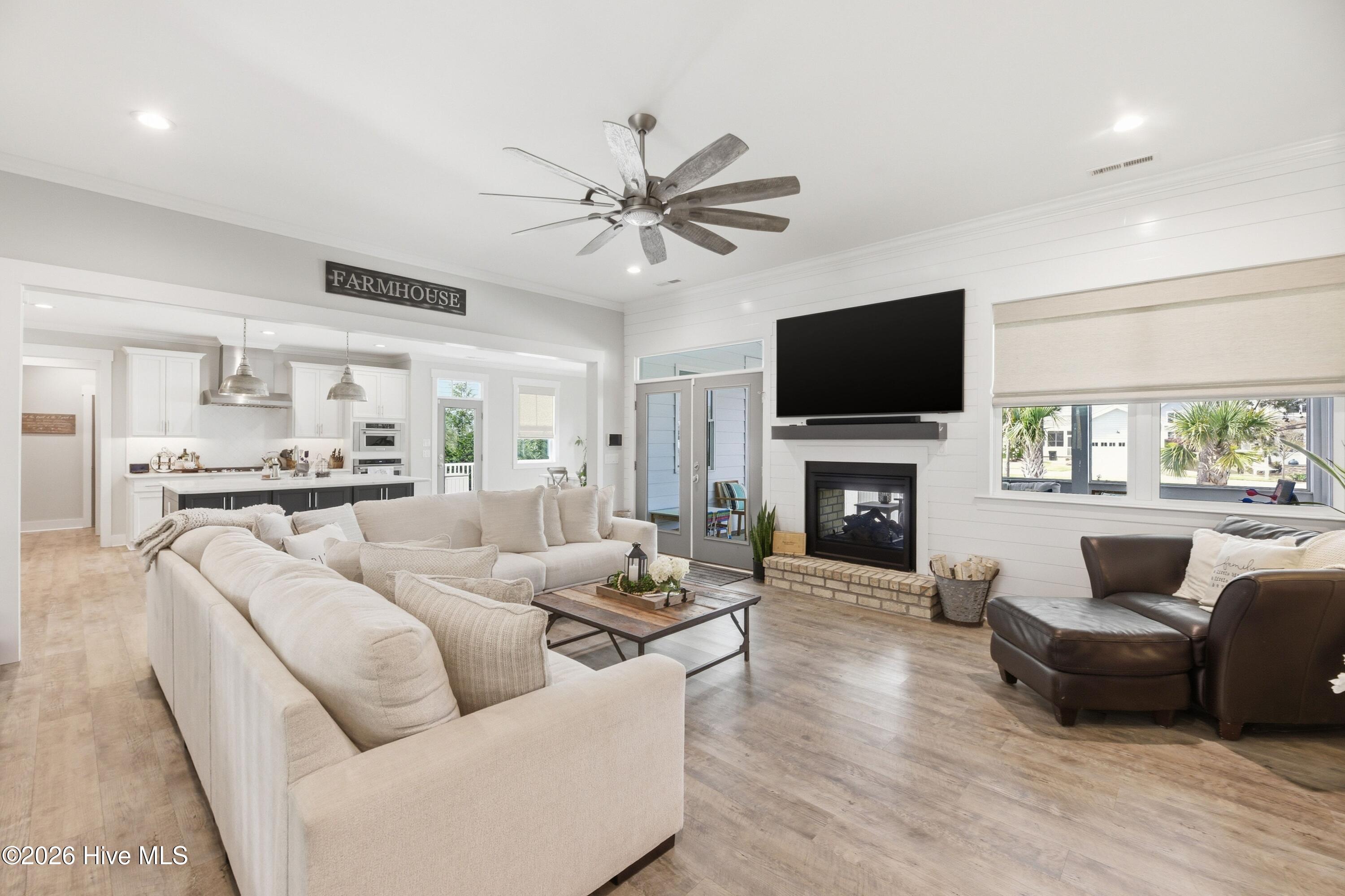 100564448 | Photo 18