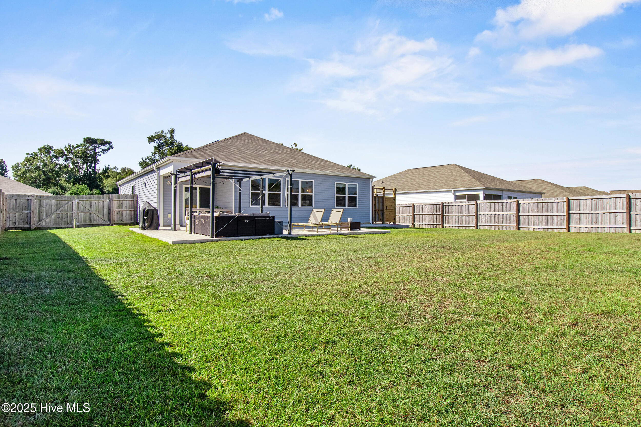 100535105 | Photo 41