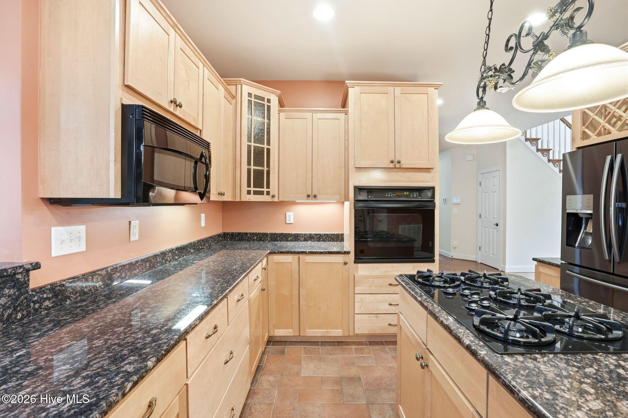 100563594 | Photo 26