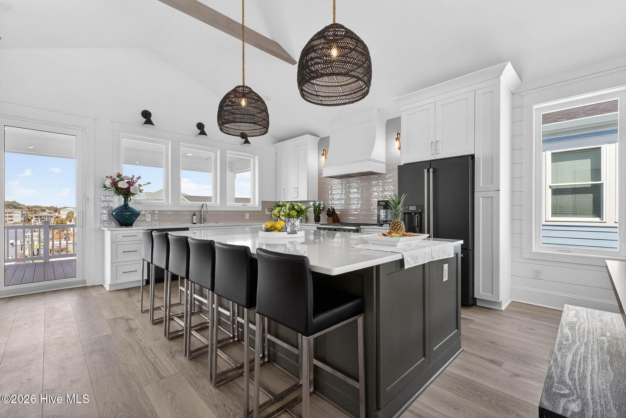 100543300 | Photo 58