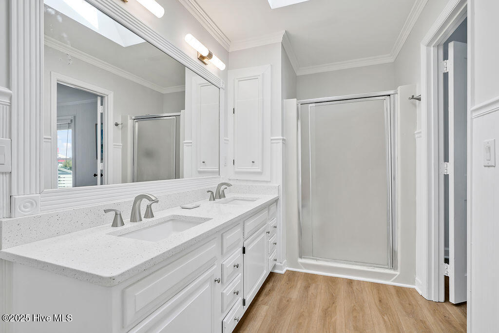 100508979 | Photo 47