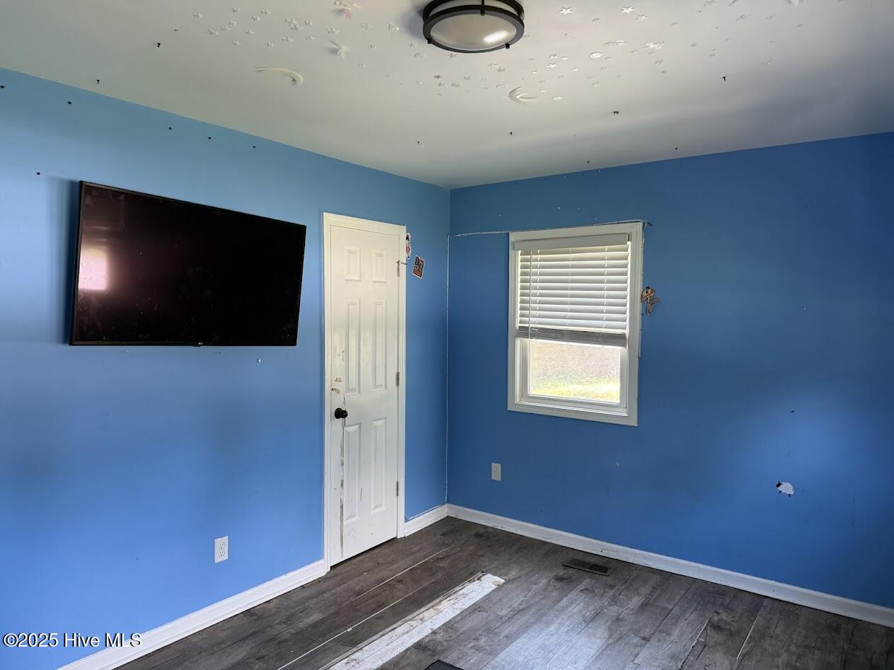 100525769 | Photo 12