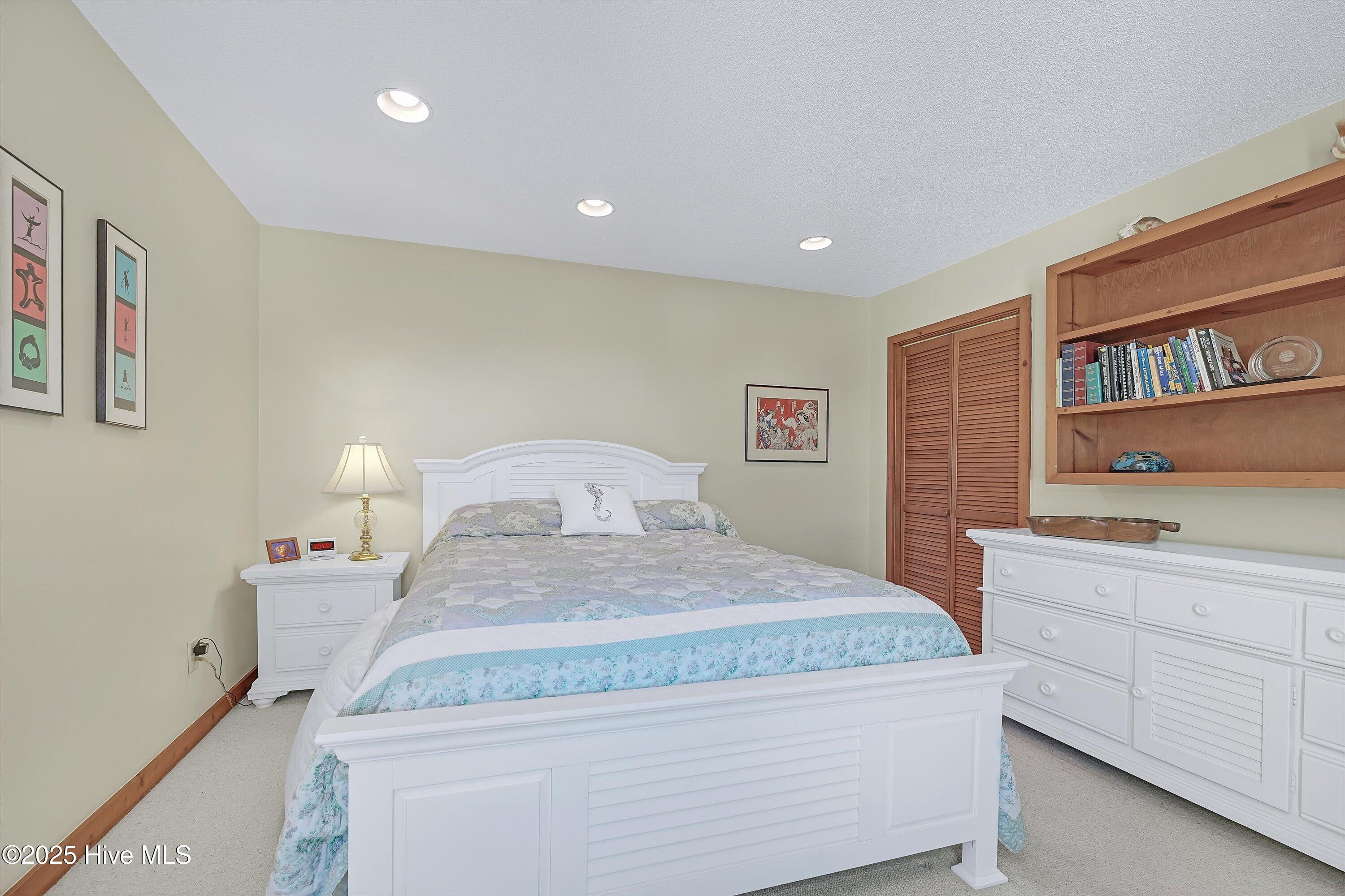 100522322 | Photo 23