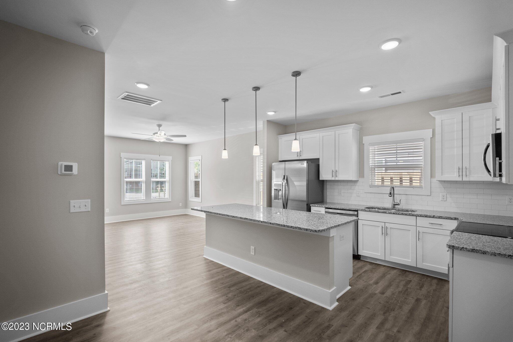 100545578 | Photo 16