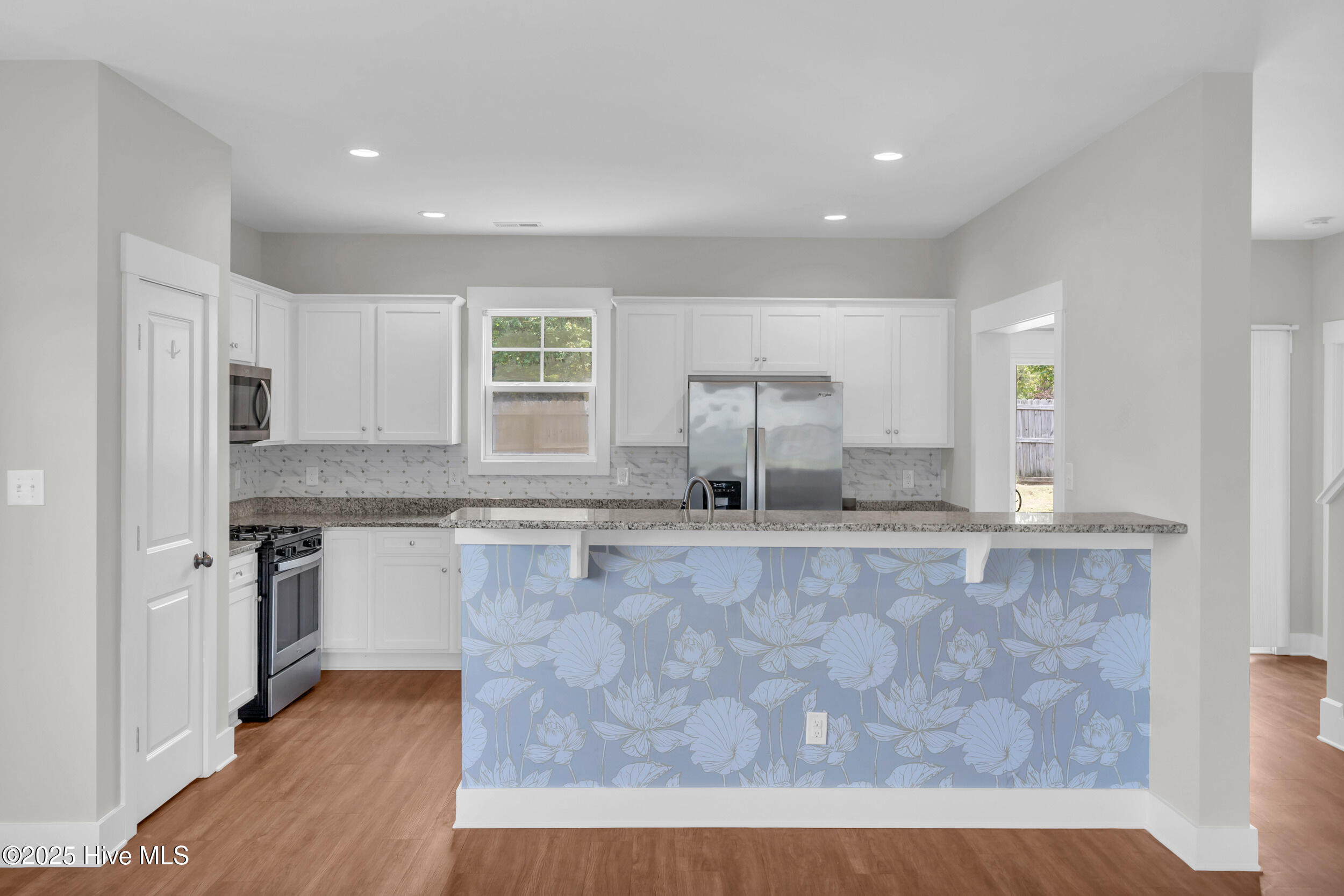 100526373 | Photo 10