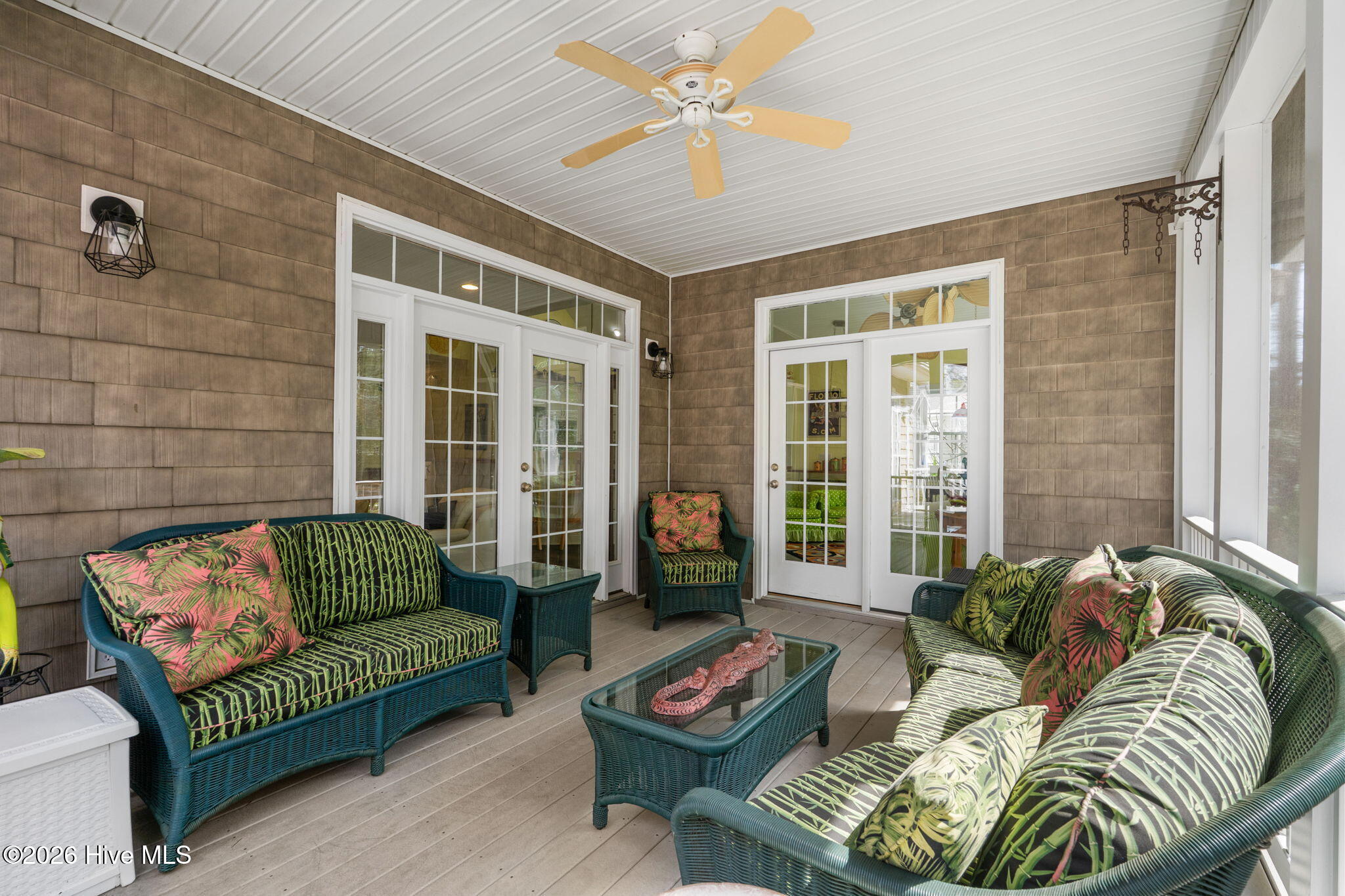 100565565 | Photo 30