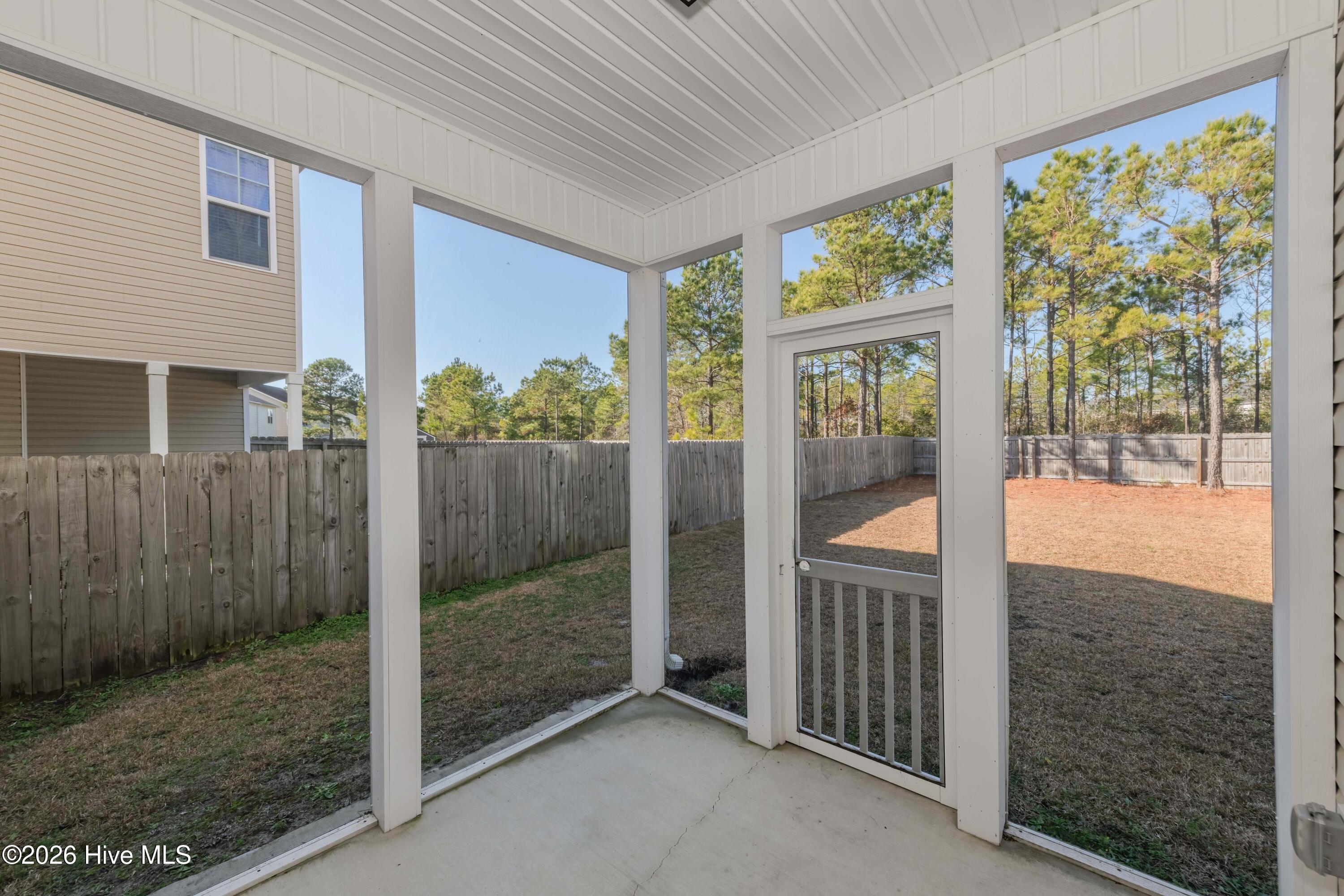 100567221 | Photo 46