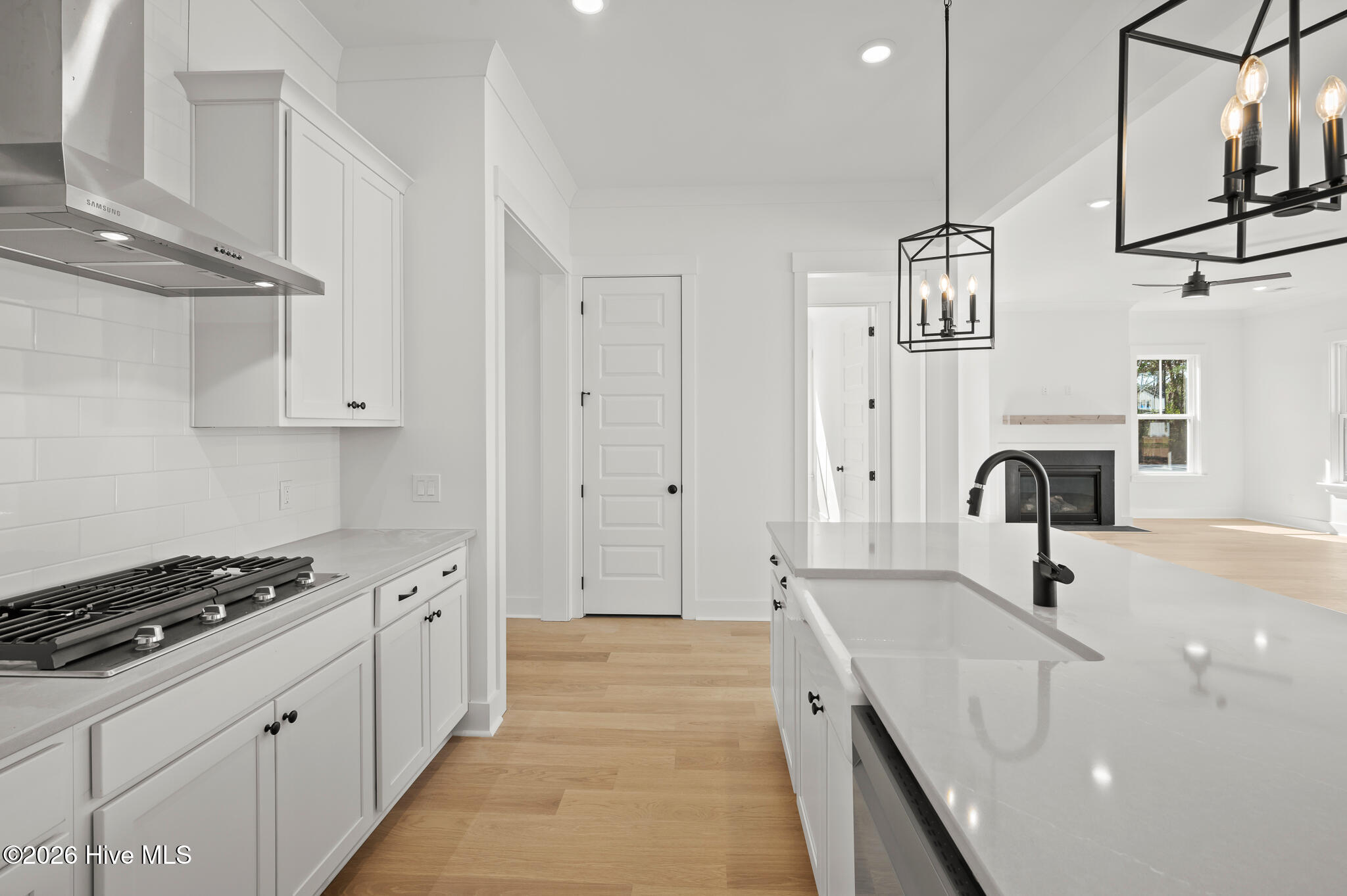 100552796 | Photo 11