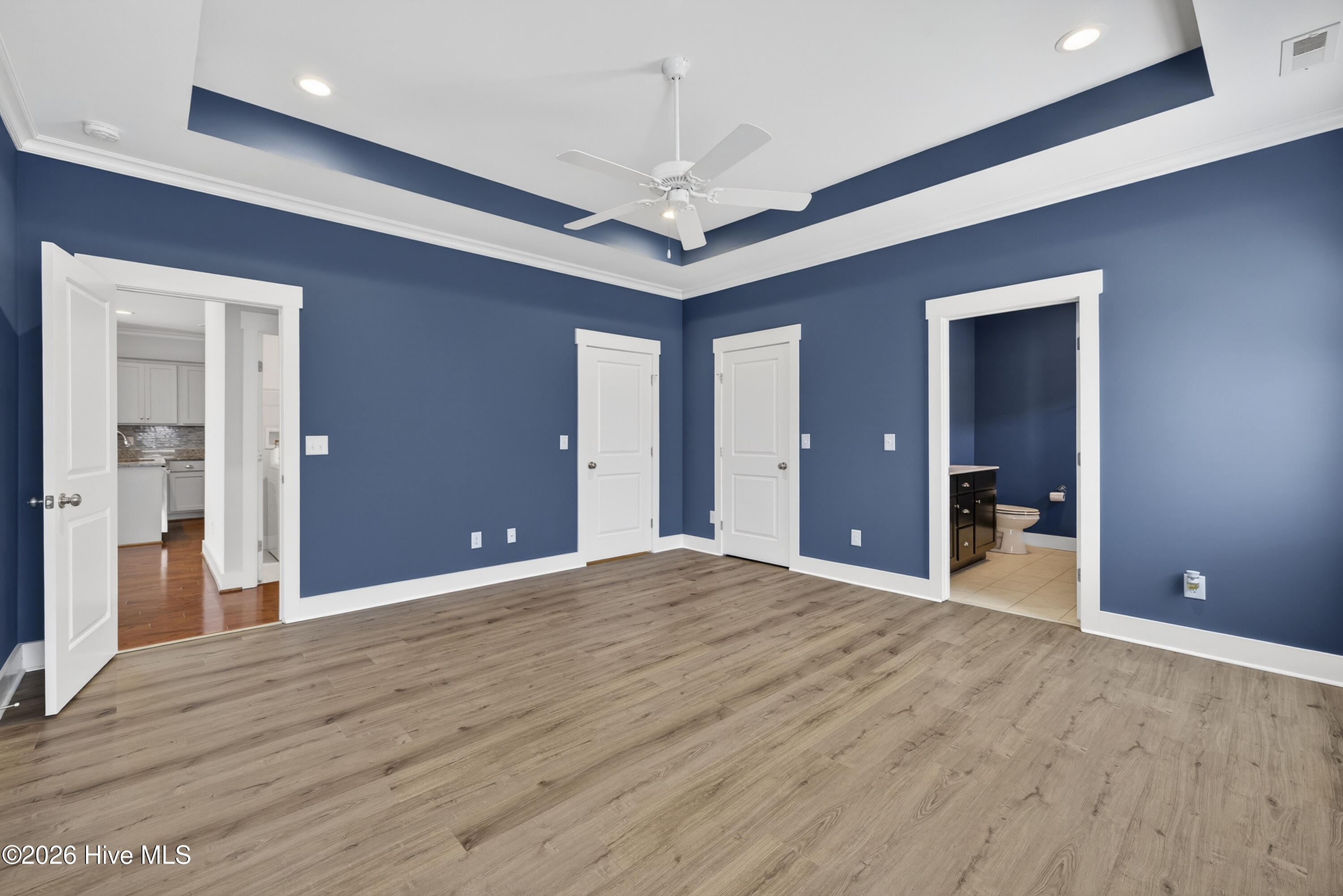 100552916 | Photo 28