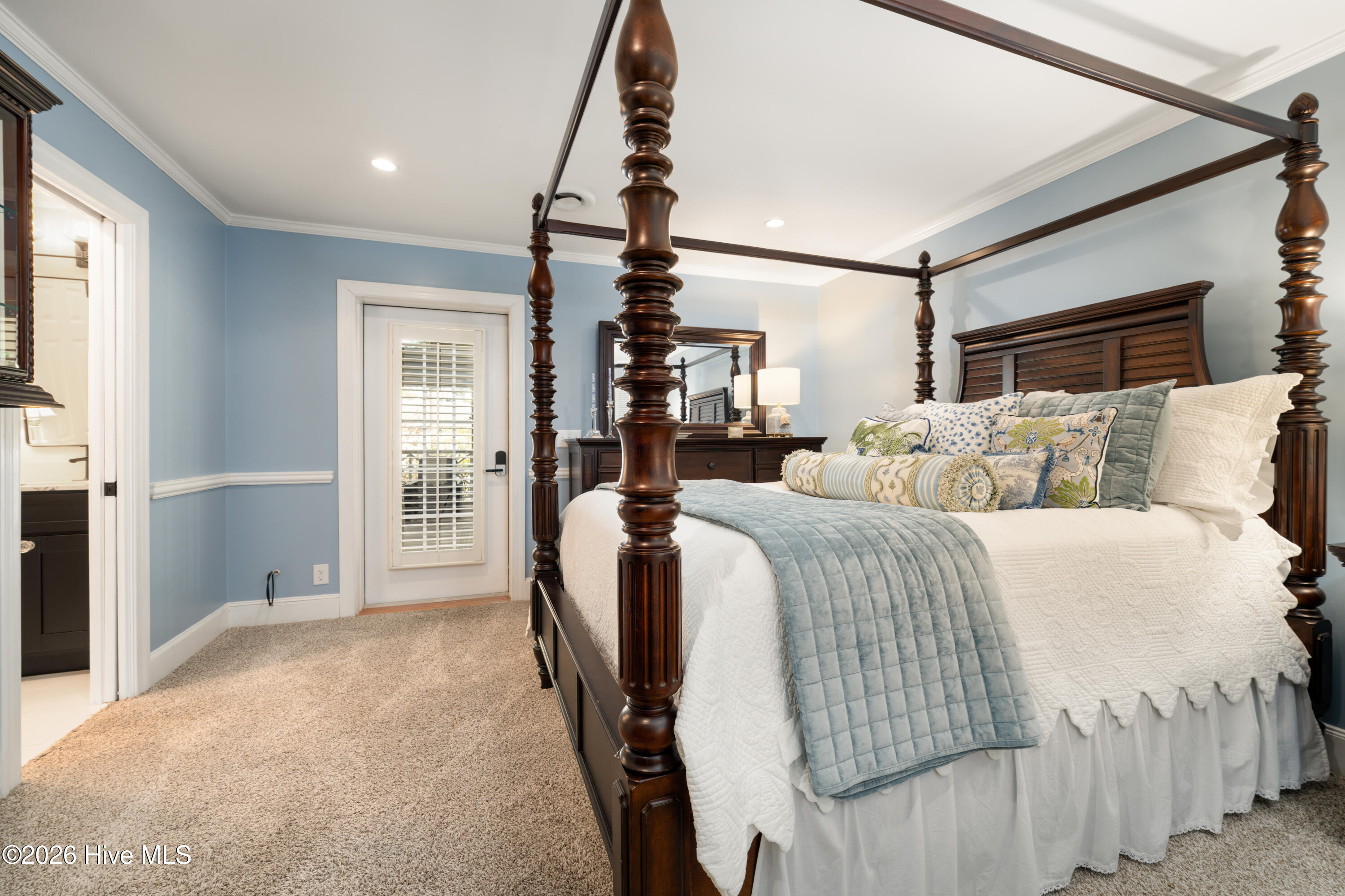 100565005 | Photo 47