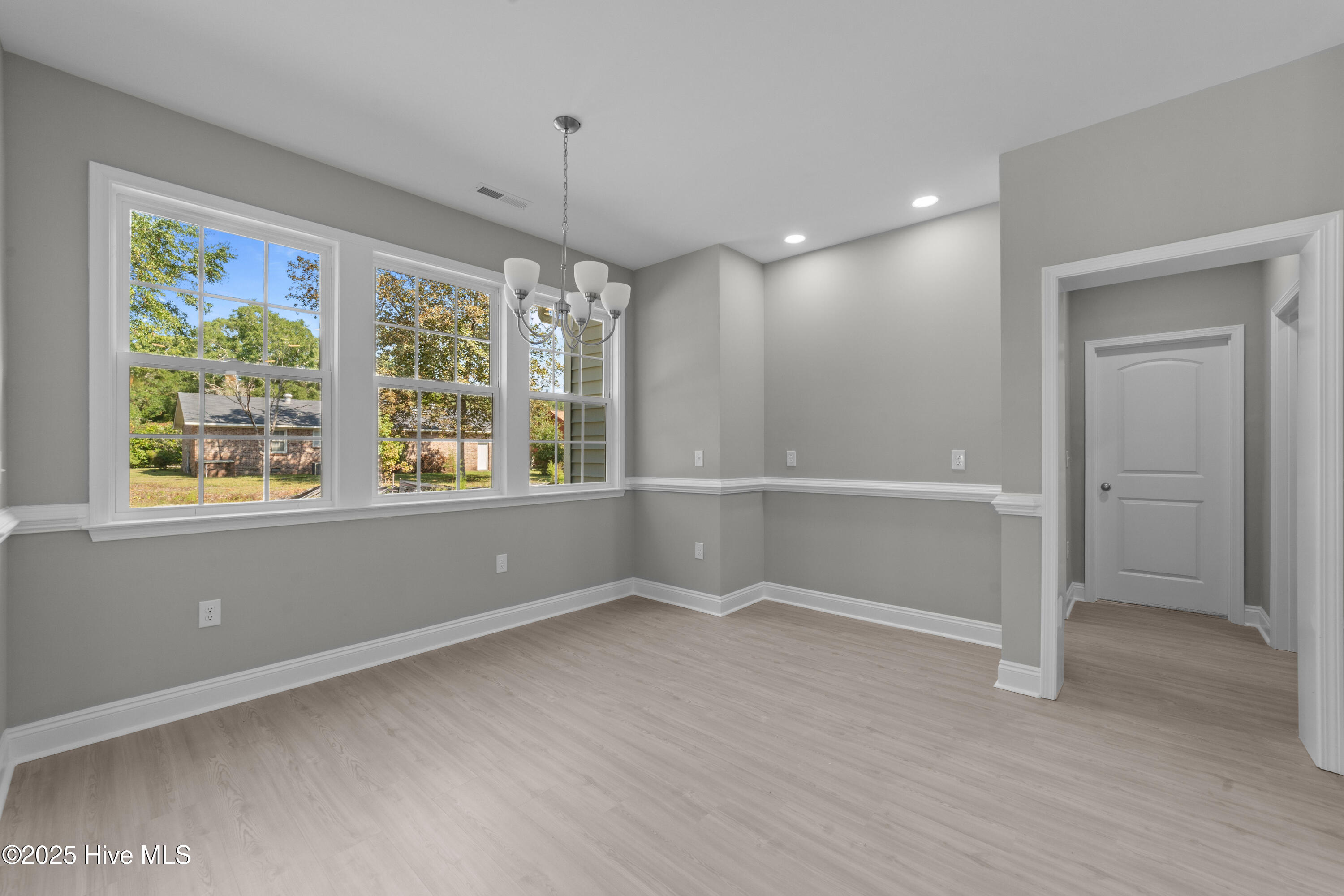 100516216 | Photo 16