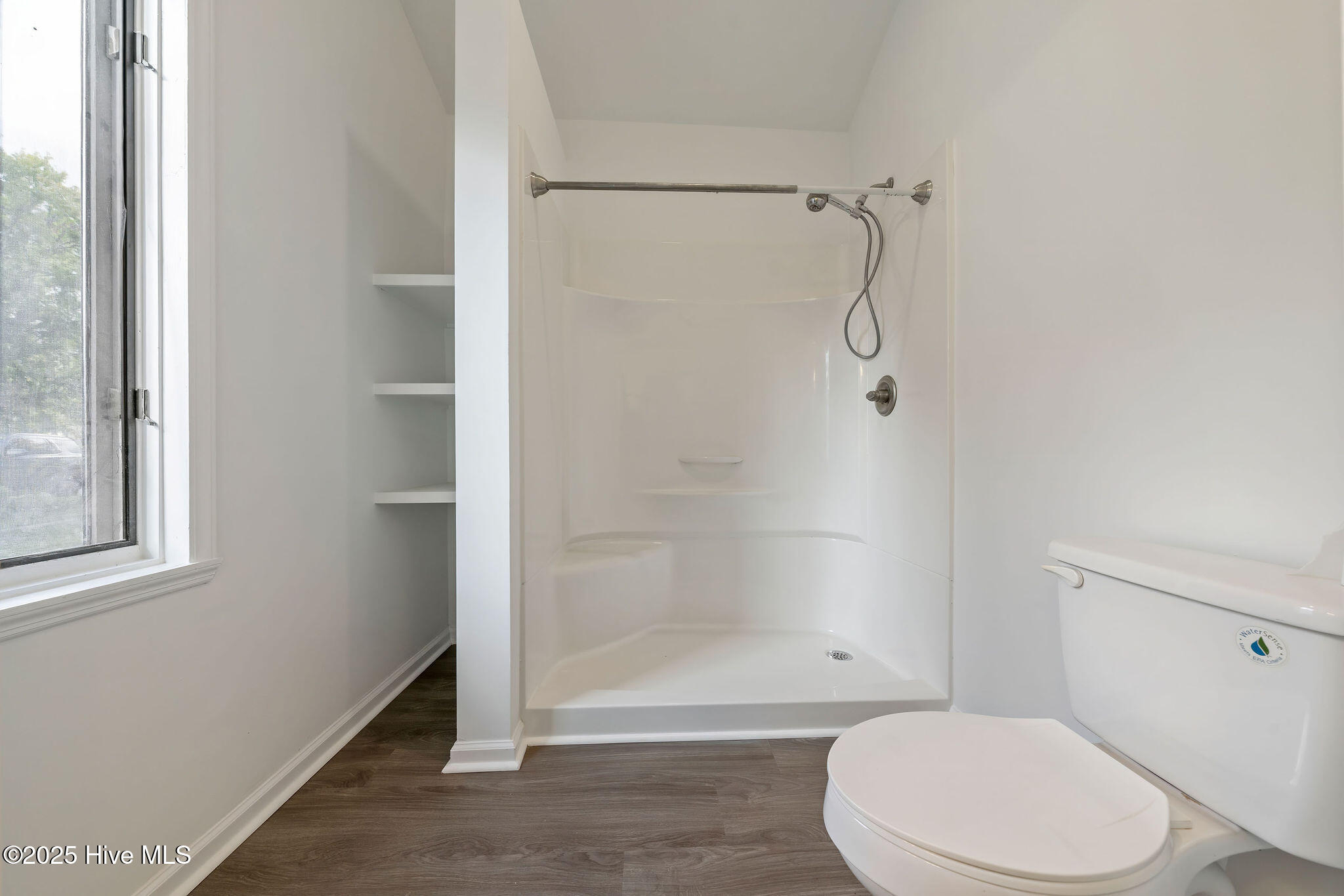 100522130 | Photo 33