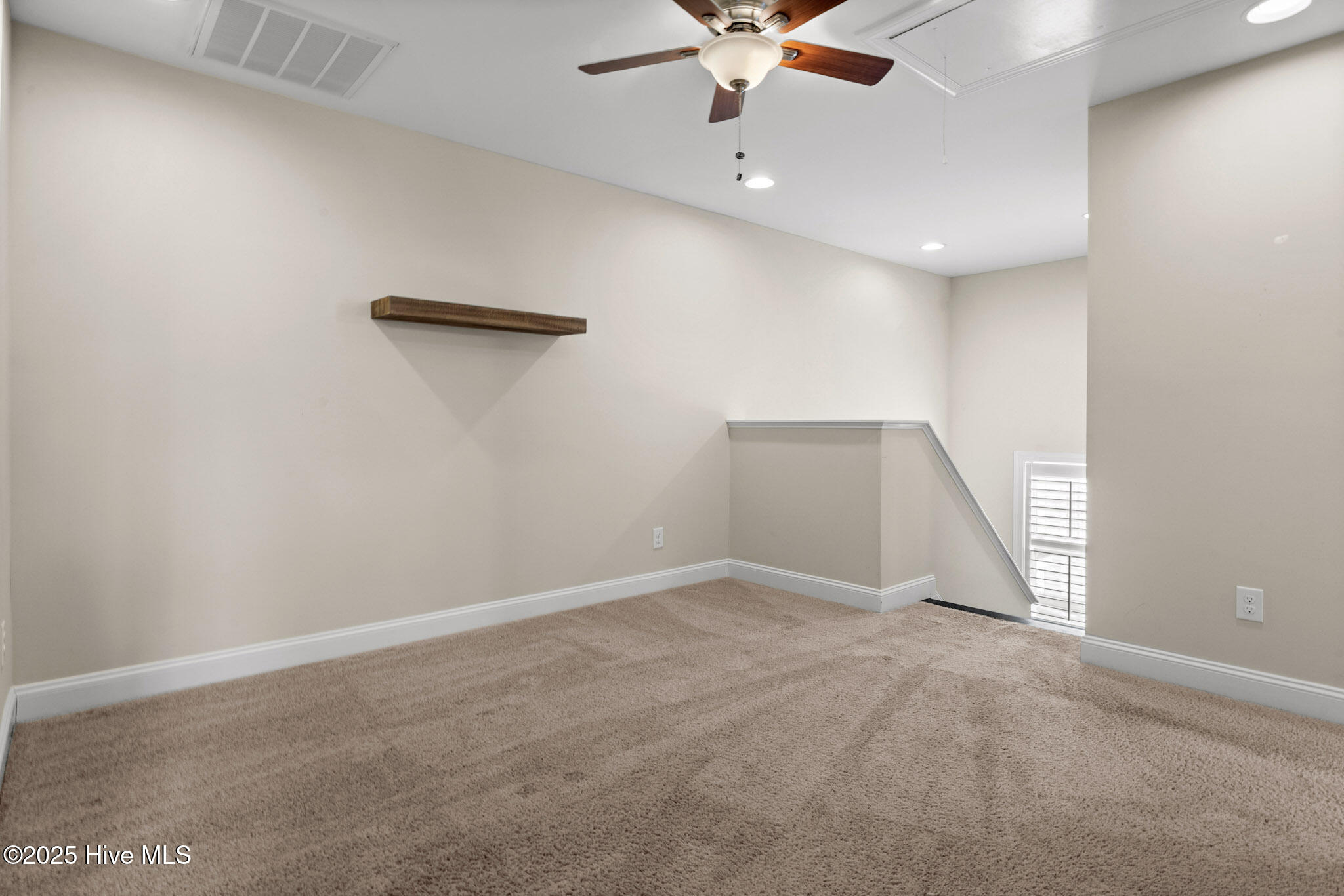 100544339 | Photo 21