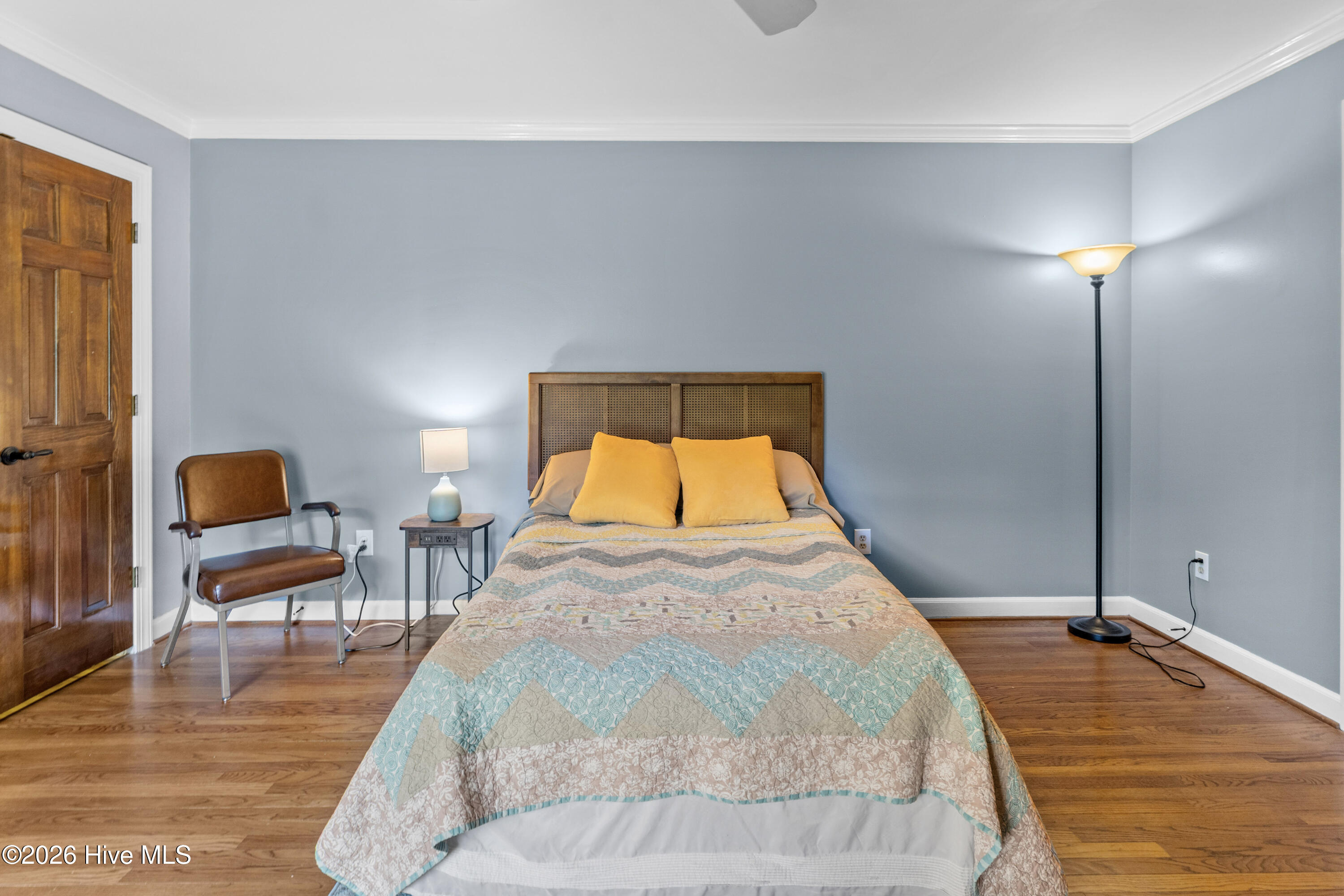 100569922 | Photo 34