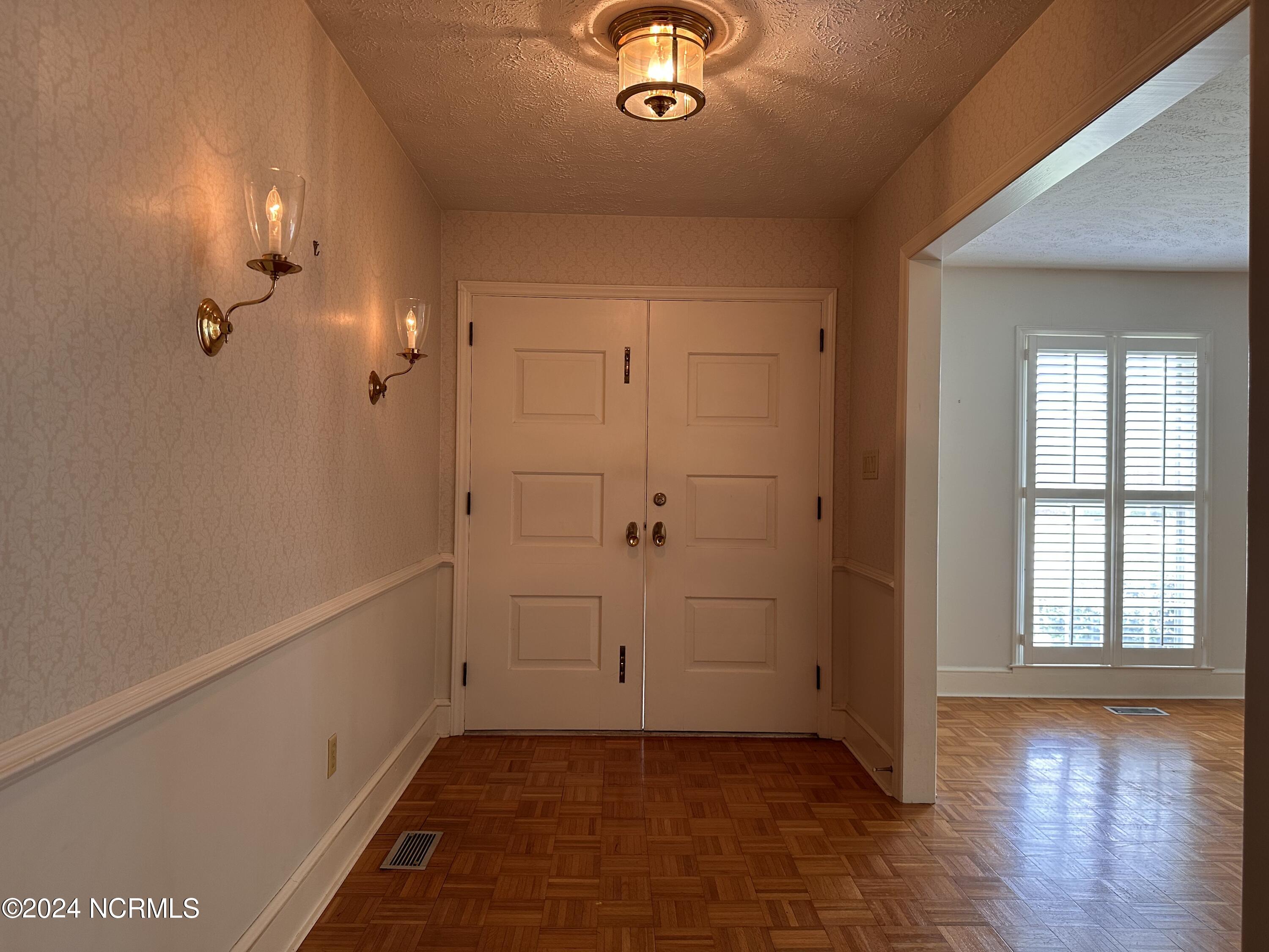 100466276 | Photo 13